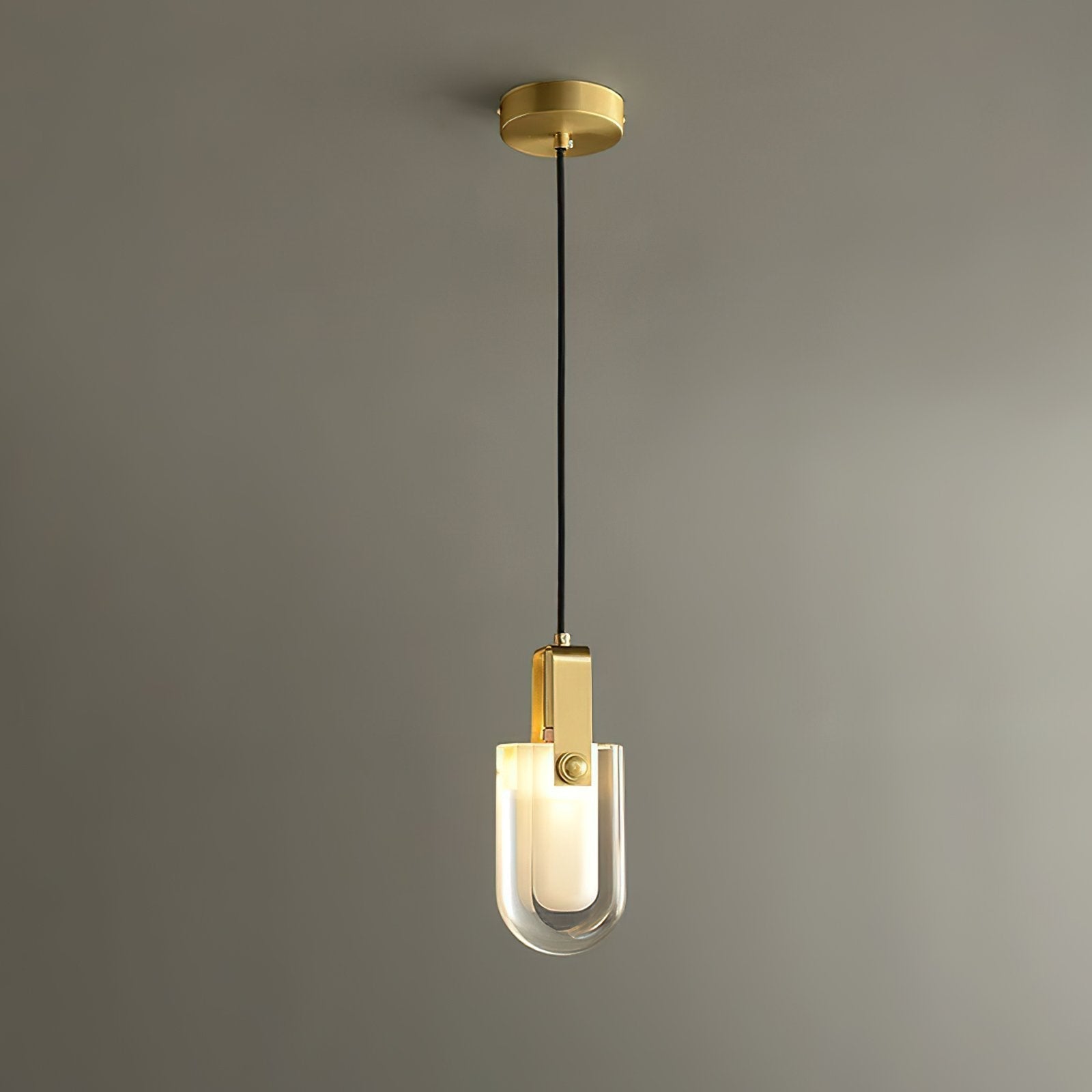 modern-oval-droplet-crystal-pendant-light-with-gold-brass-finish-for-luxury-dining-and-bedroom