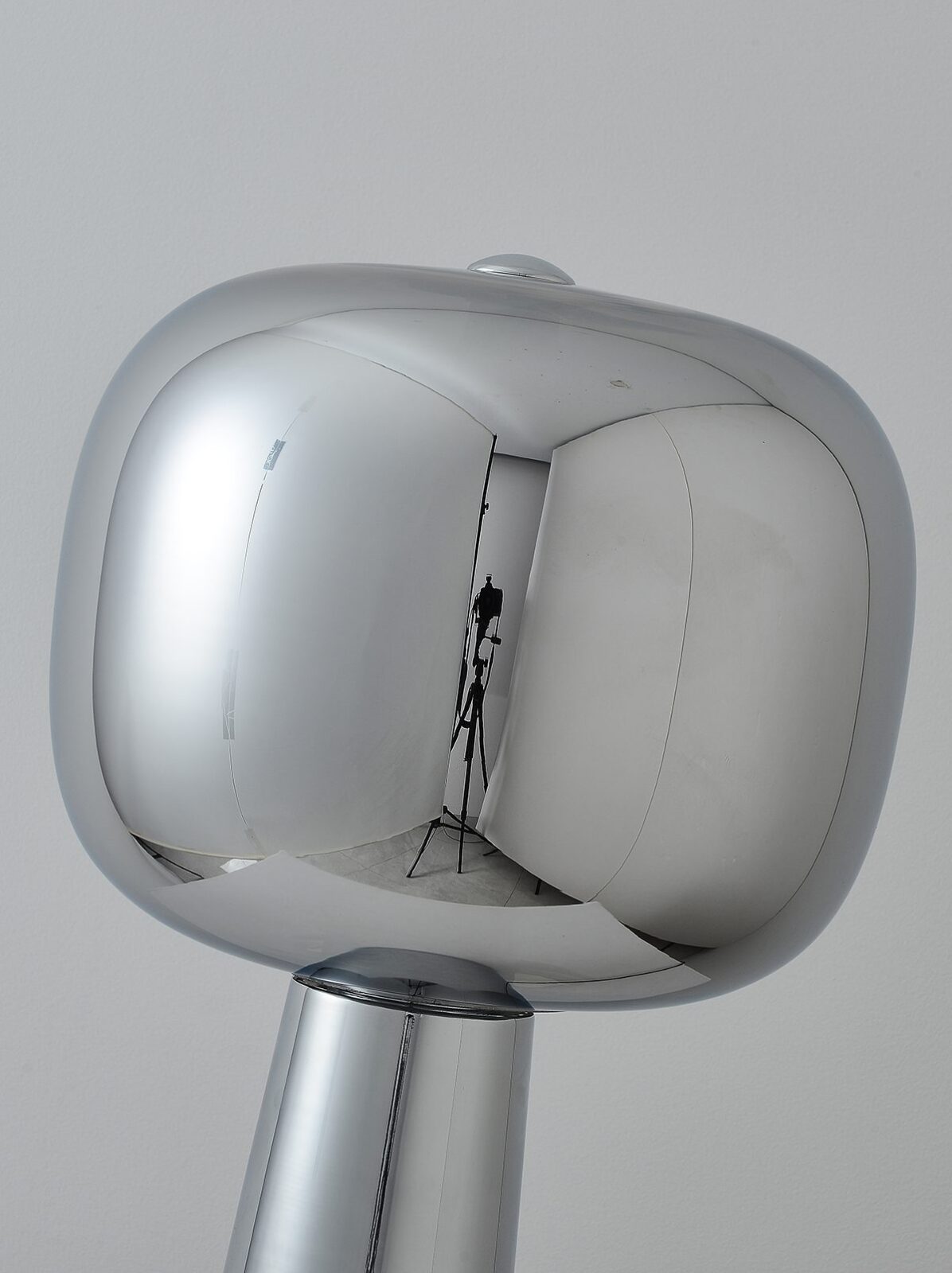 modern-dusk-dawn-blown-glass-led-pendant-light-with-geometric-conic-base