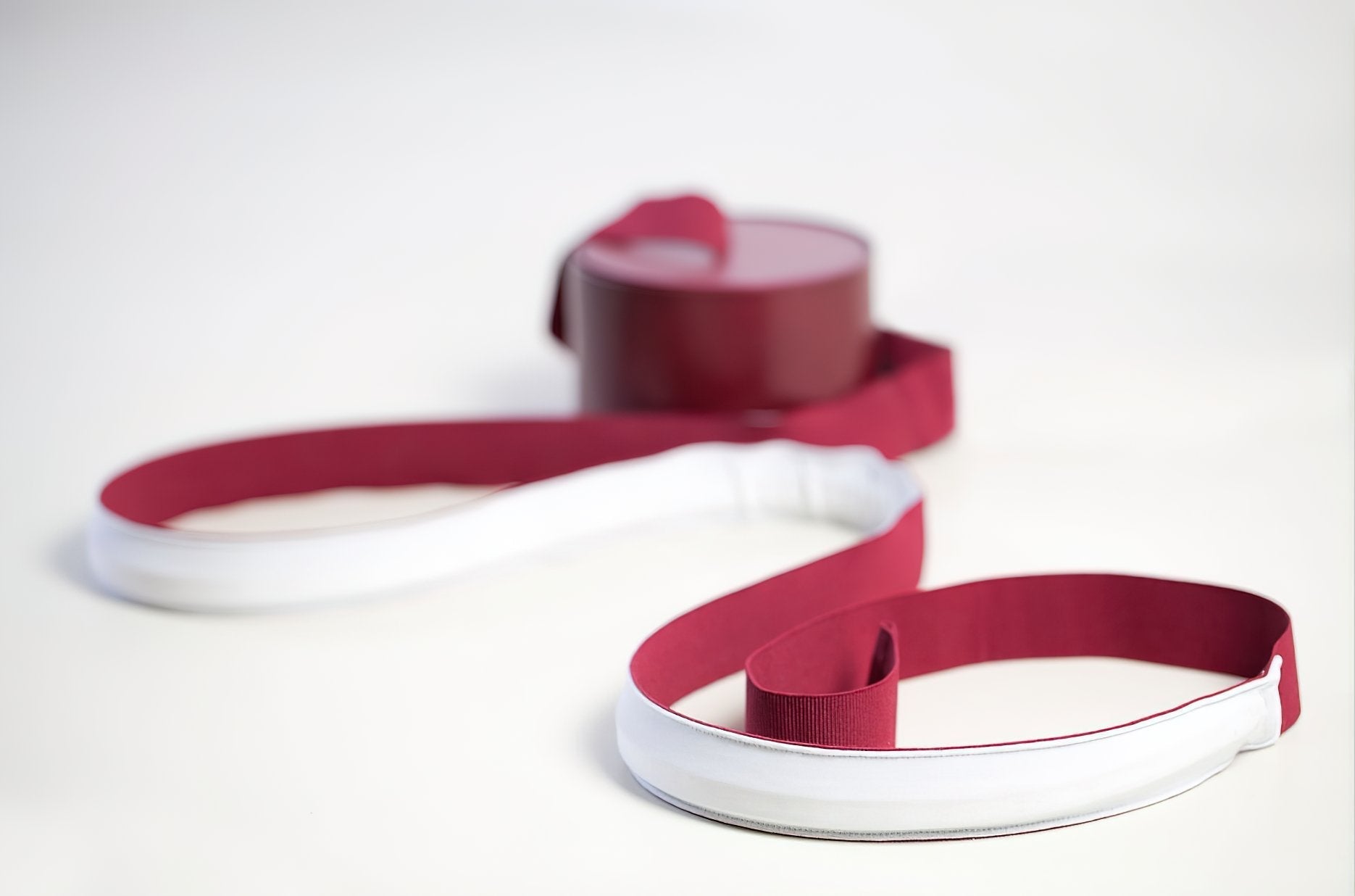 Modern Flexible Textile Floor to Ceiling LED Lamp Tension Based Adjustable Strip Lighting