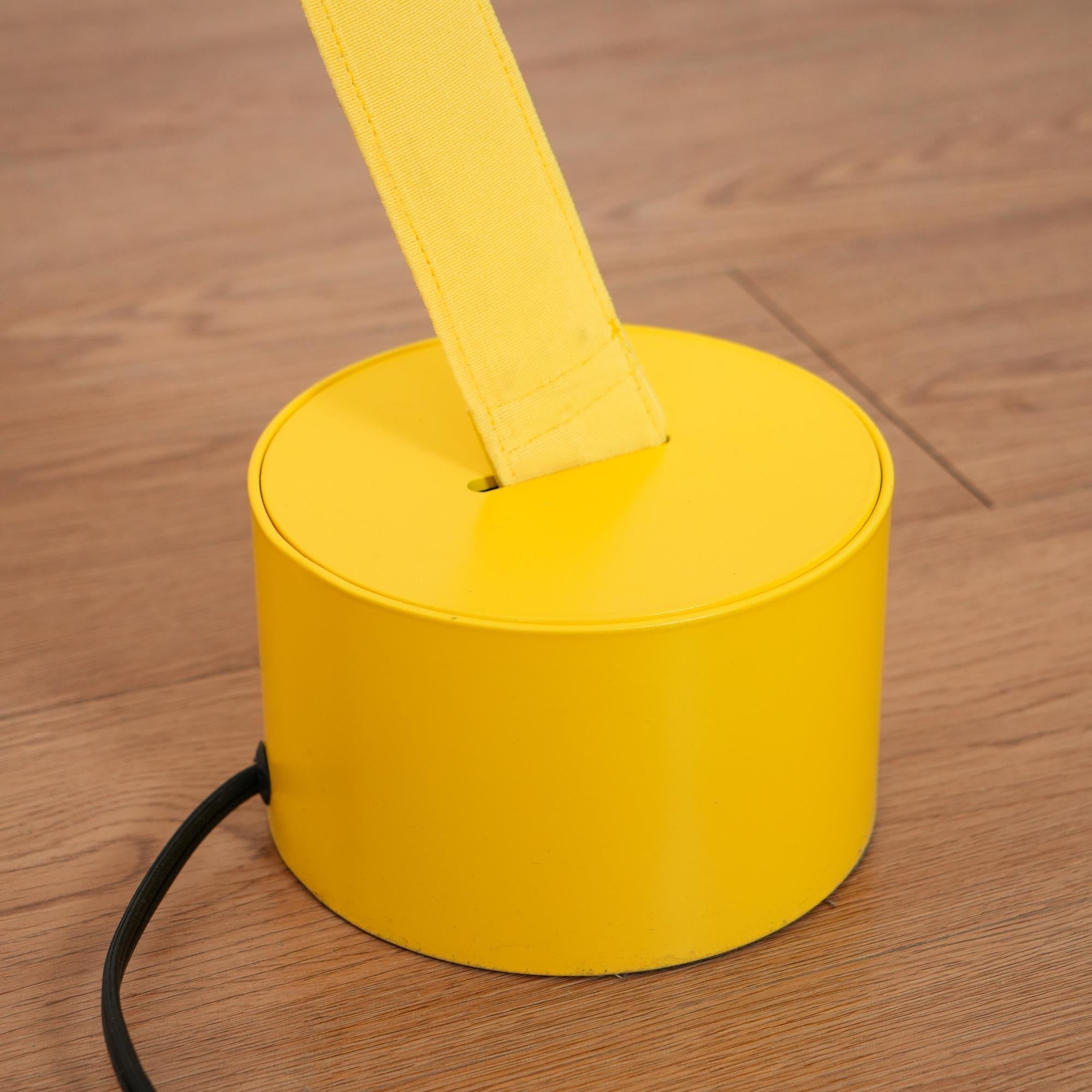 Modern Flexible Textile Floor to Ceiling LED Lamp Tension Based Adjustable Strip Lighting