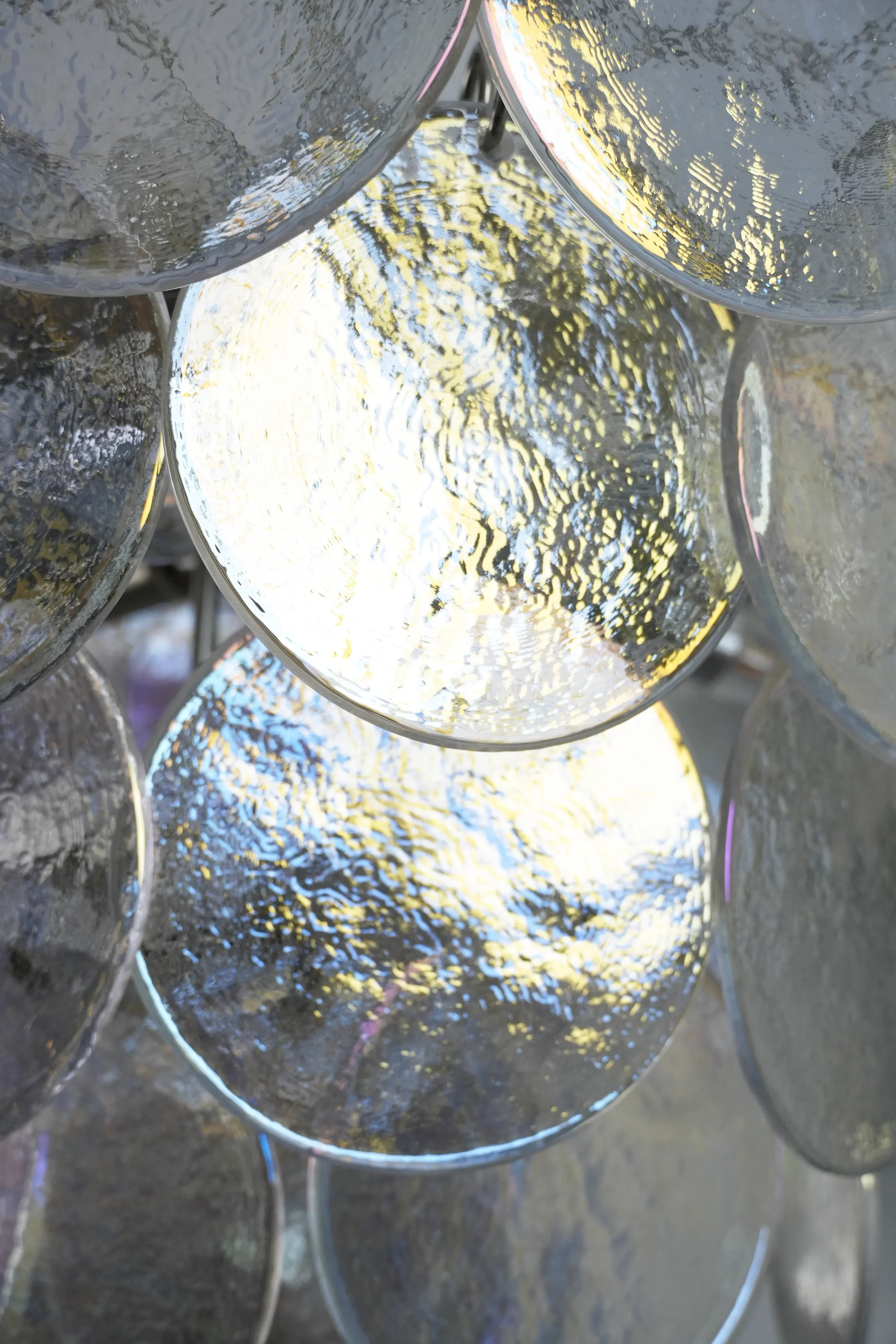 murano-style-iridescent-glass-disc-chandelier-elegant-modern-round-pendant-light