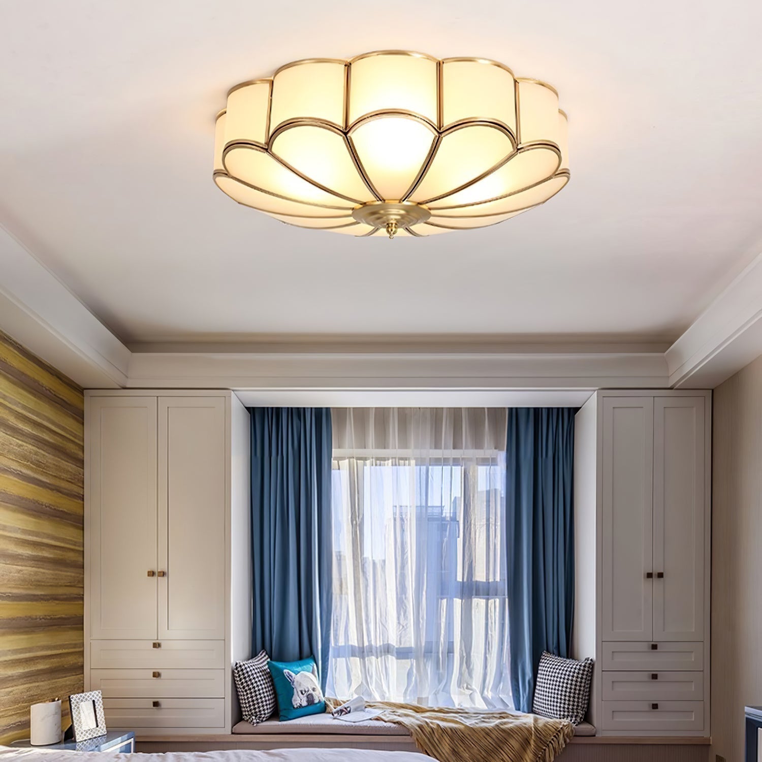 elegant-flower-shape-glass-flush-mount-ceiling-light-brass-floral-lighting-fixture
