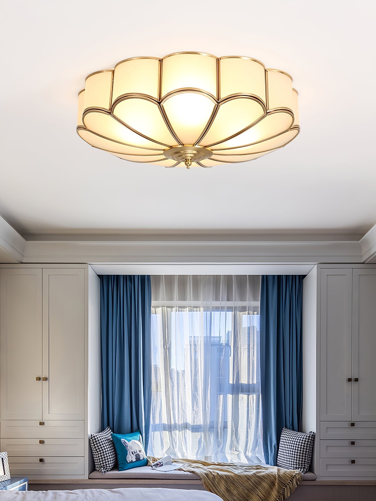 elegant-flower-shape-glass-flush-mount-ceiling-light-brass-floral-lighting-fixture