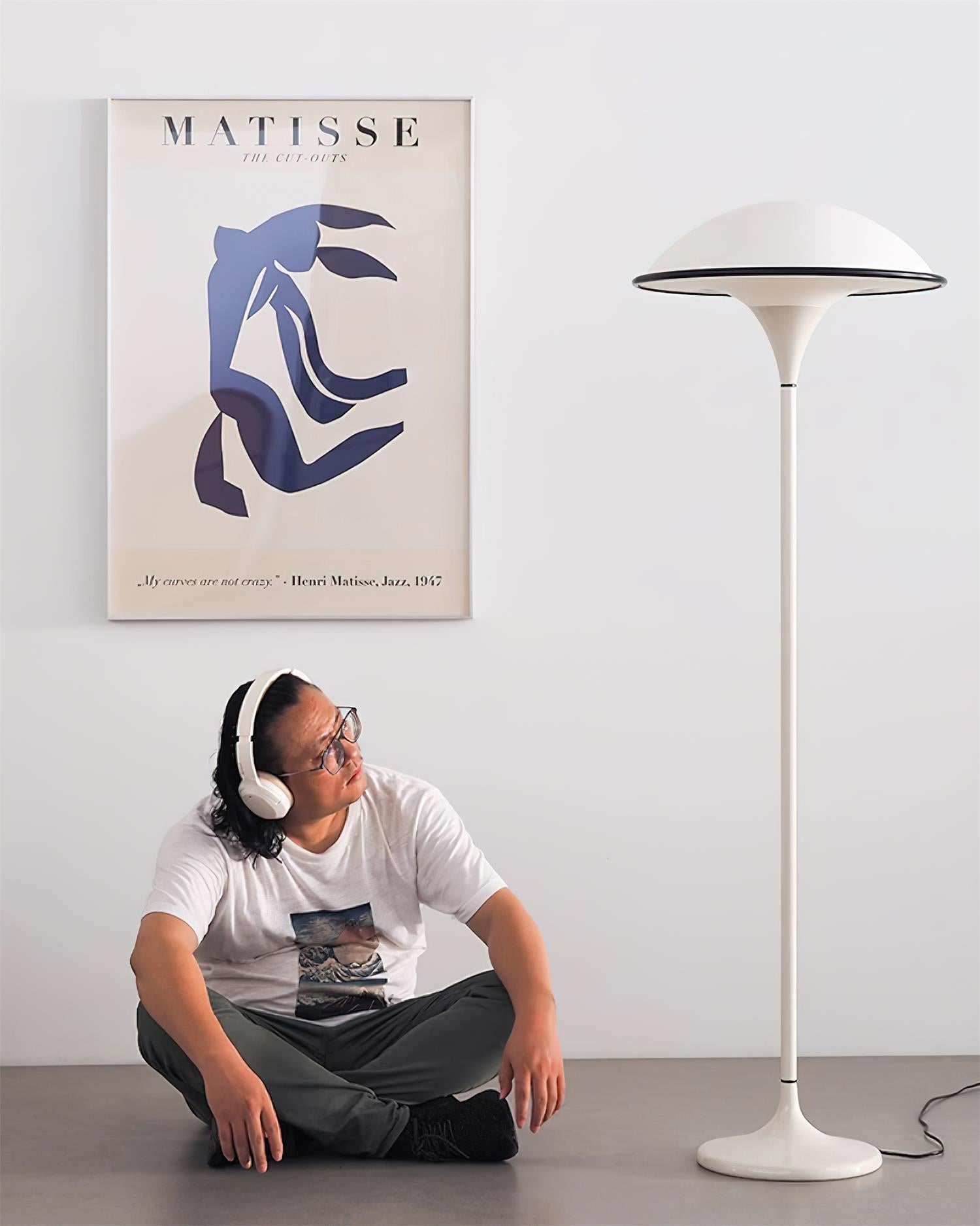 Fontana Modern Standing Lamp with Saucer Shade and Metal Pole for Ambient Lighting
