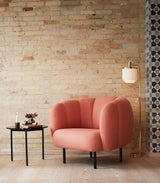modern-nordic-tassel-fringe-table-lamp-with-pink-skirt-and-copper-metal-base