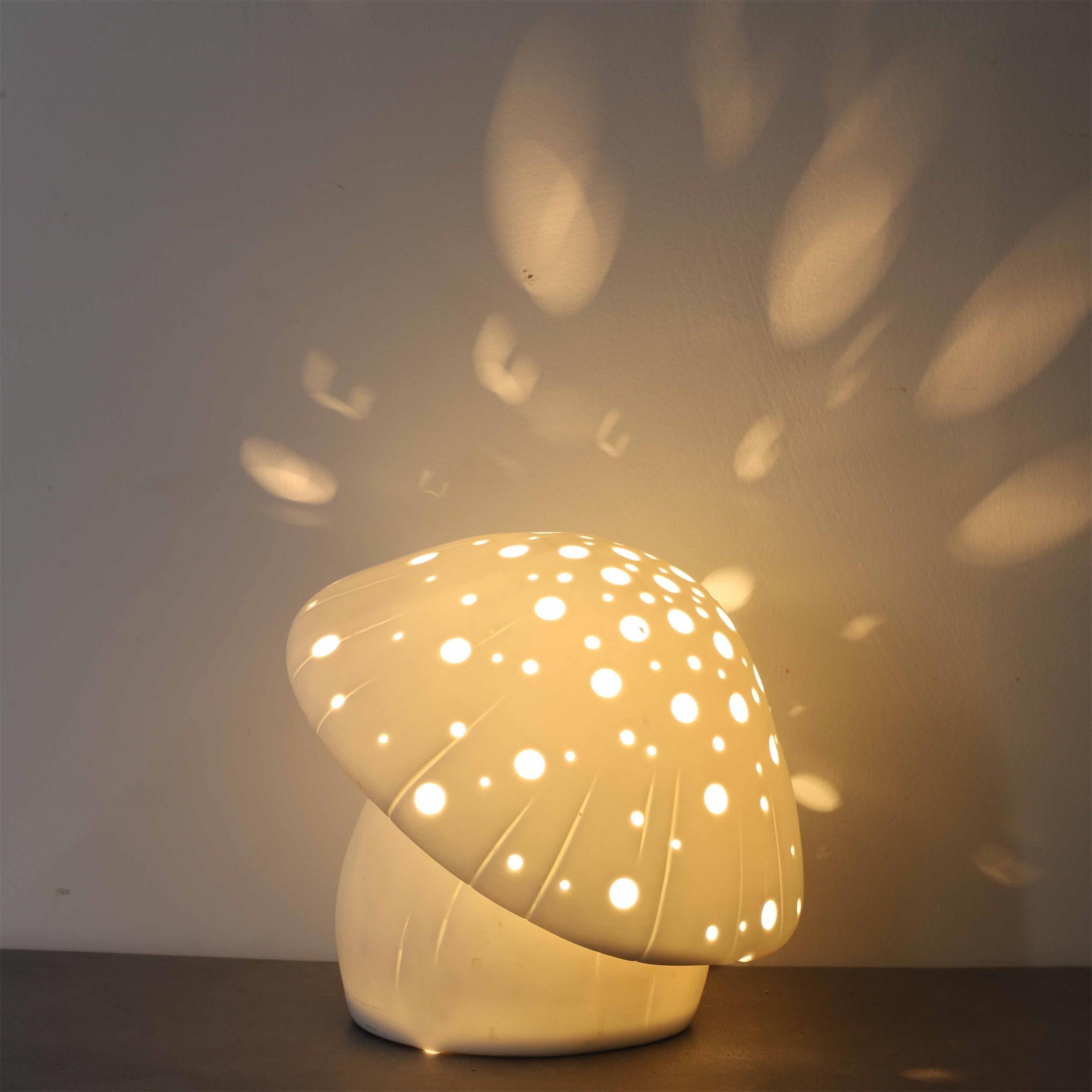 Modern Fungo White Ceramic Mushroom Table Lamp for Bedroom and Elegant Office Lighting Decor