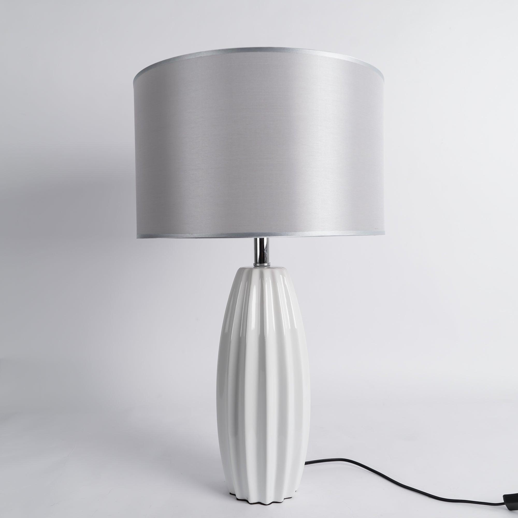 Elegant Fluted Ceramic Table Lamp with Linen Shade and Ribbed Body for Modern Nightstands