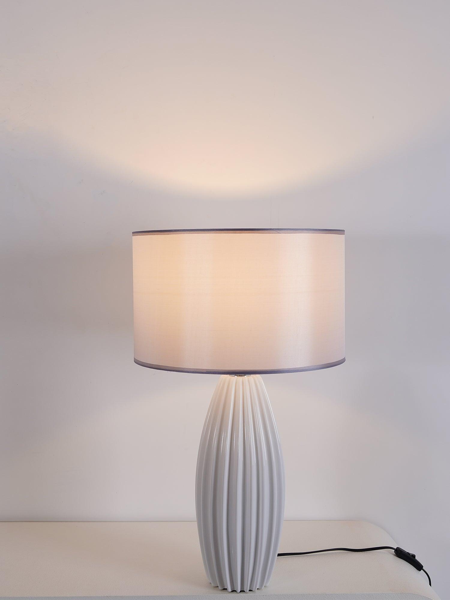 Elegant Fluted Ceramic Table Lamp with Linen Shade and Ribbed Body for Modern Nightstands