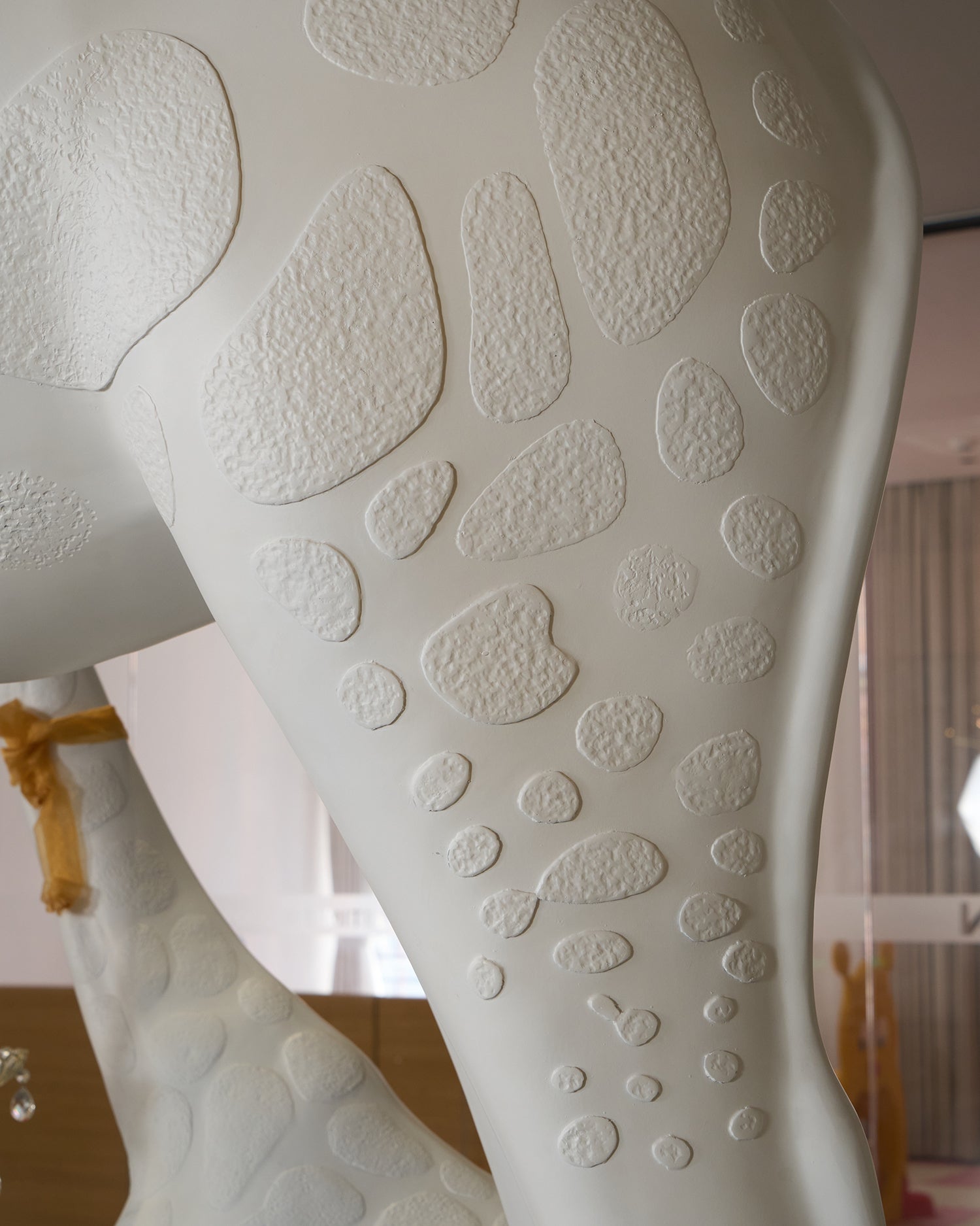 giraffe-sculpture-floor-lamp-with-crystal-chandelier-luxury-animal-floor-light