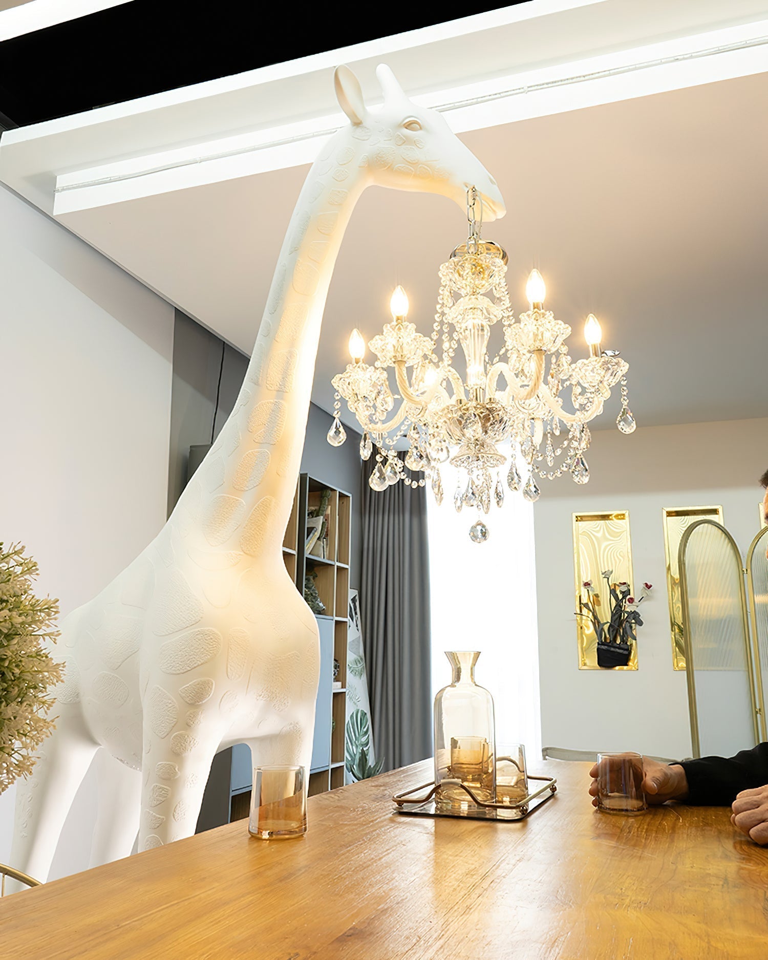 giraffe-sculpture-floor-lamp-with-crystal-chandelier-luxury-animal-floor-light