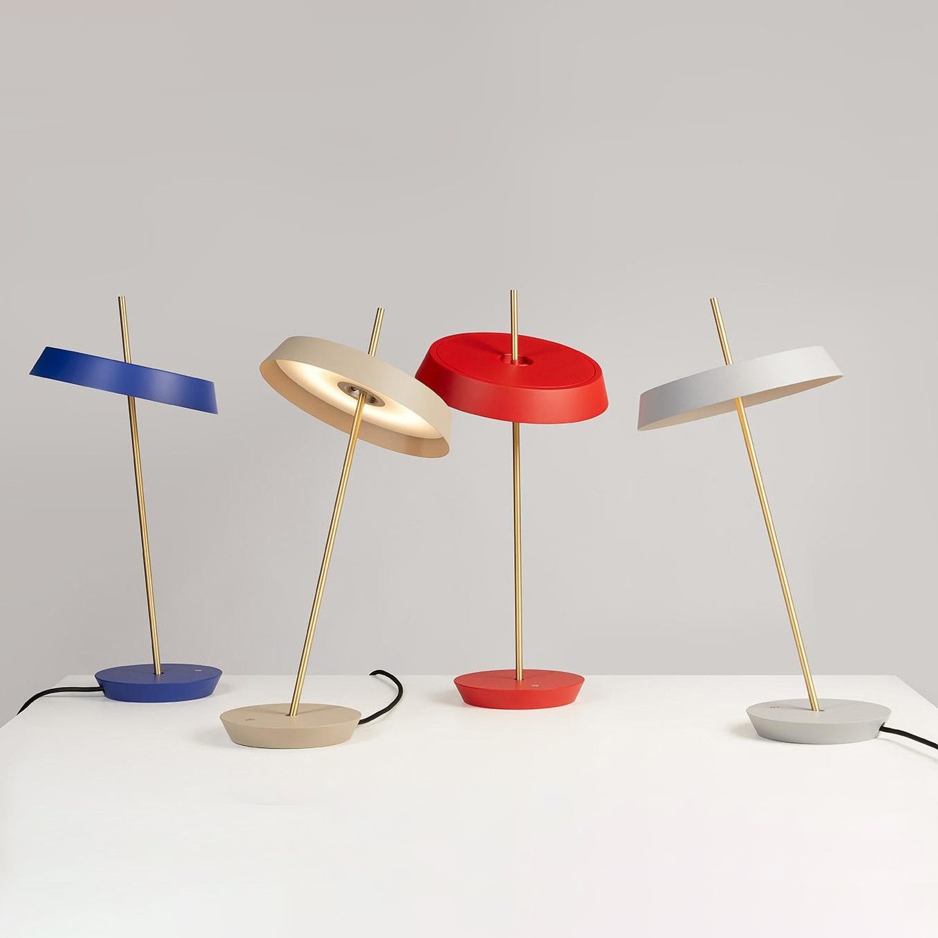 modern-giro-minimalist-led-desk-lamp-with-adjustable-dual-tilt-and-touch-dimming