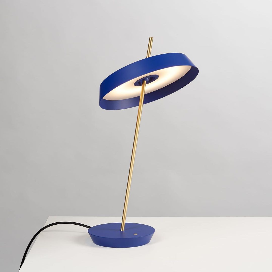 modern-giro-minimalist-led-desk-lamp-with-adjustable-dual-tilt-and-touch-dimming