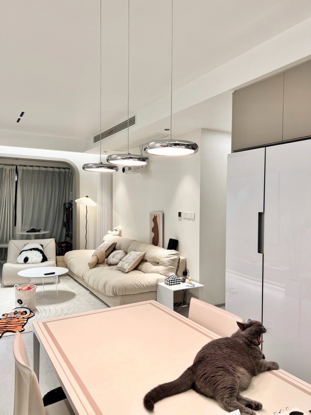 modern-giro-led-minimalist-pendant-light-contemporary-ceiling-fixture