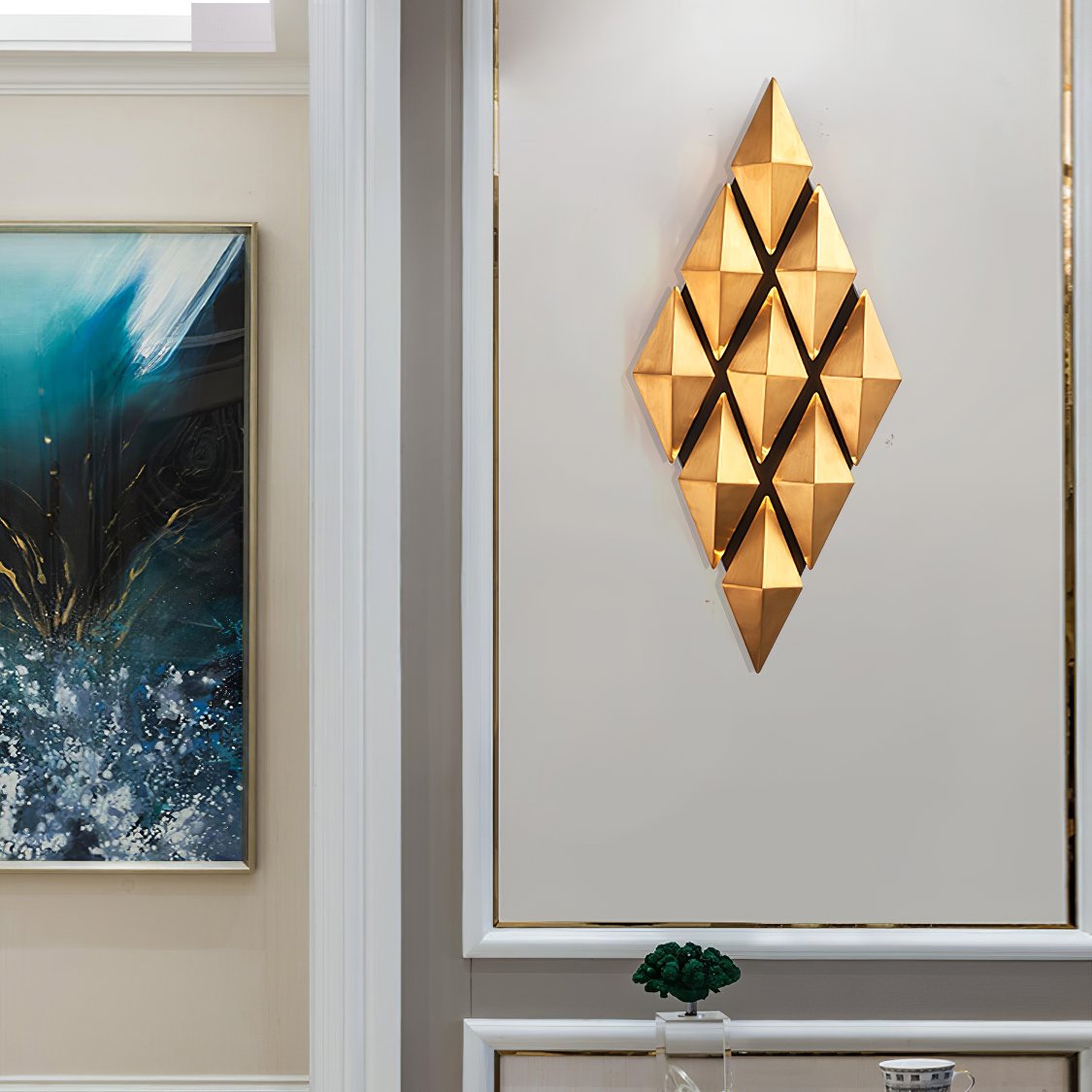 modern-golden-honeycomb-led-wall-sconce-with-gold-finish-geometric-design-for-luxury-interior-decor