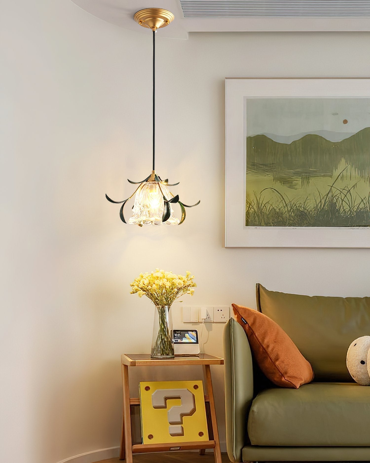 vintage-nature-inspired-green-leaf-floral-pendant-light-with-glass-flower-shade