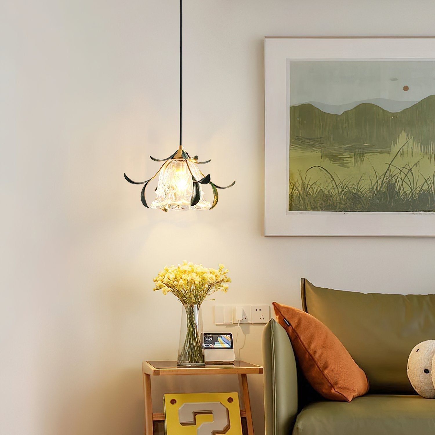 vintage-nature-inspired-green-leaf-floral-pendant-light-with-glass-flower-shade