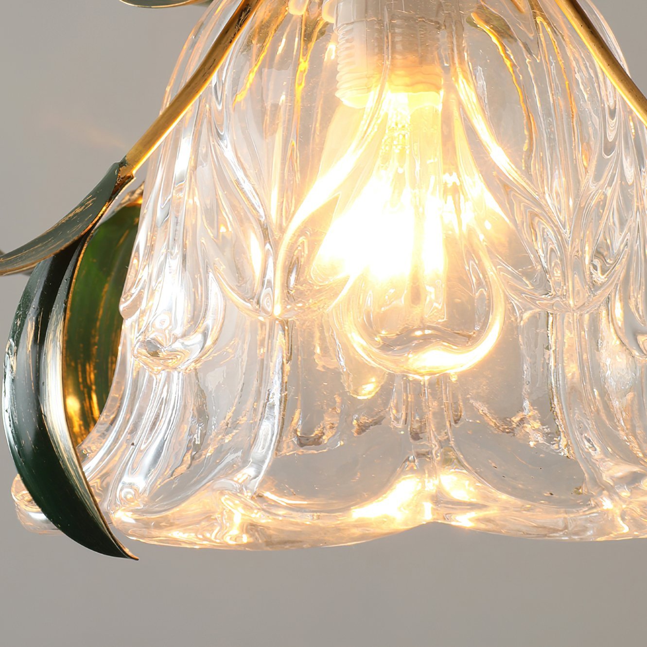vintage-nature-inspired-green-leaf-floral-pendant-light-with-glass-flower-shade