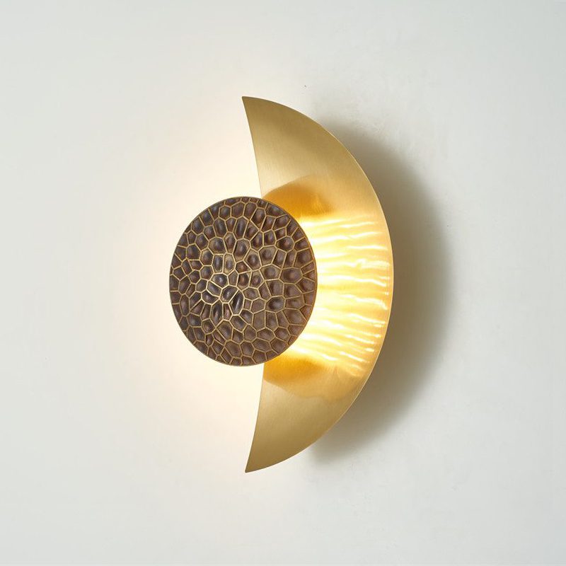 modern-helix-crescent-led-wall-sconce-textured-bronze-shield-light-in-gold-finish