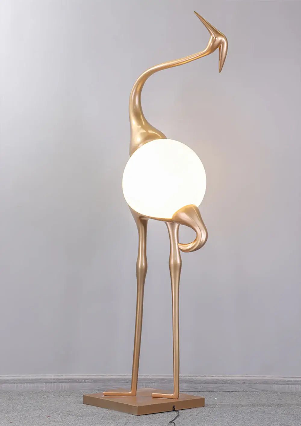 artistic-golden-heron-sculpture-standing-floor-lamp-for-modern-living-room-decor