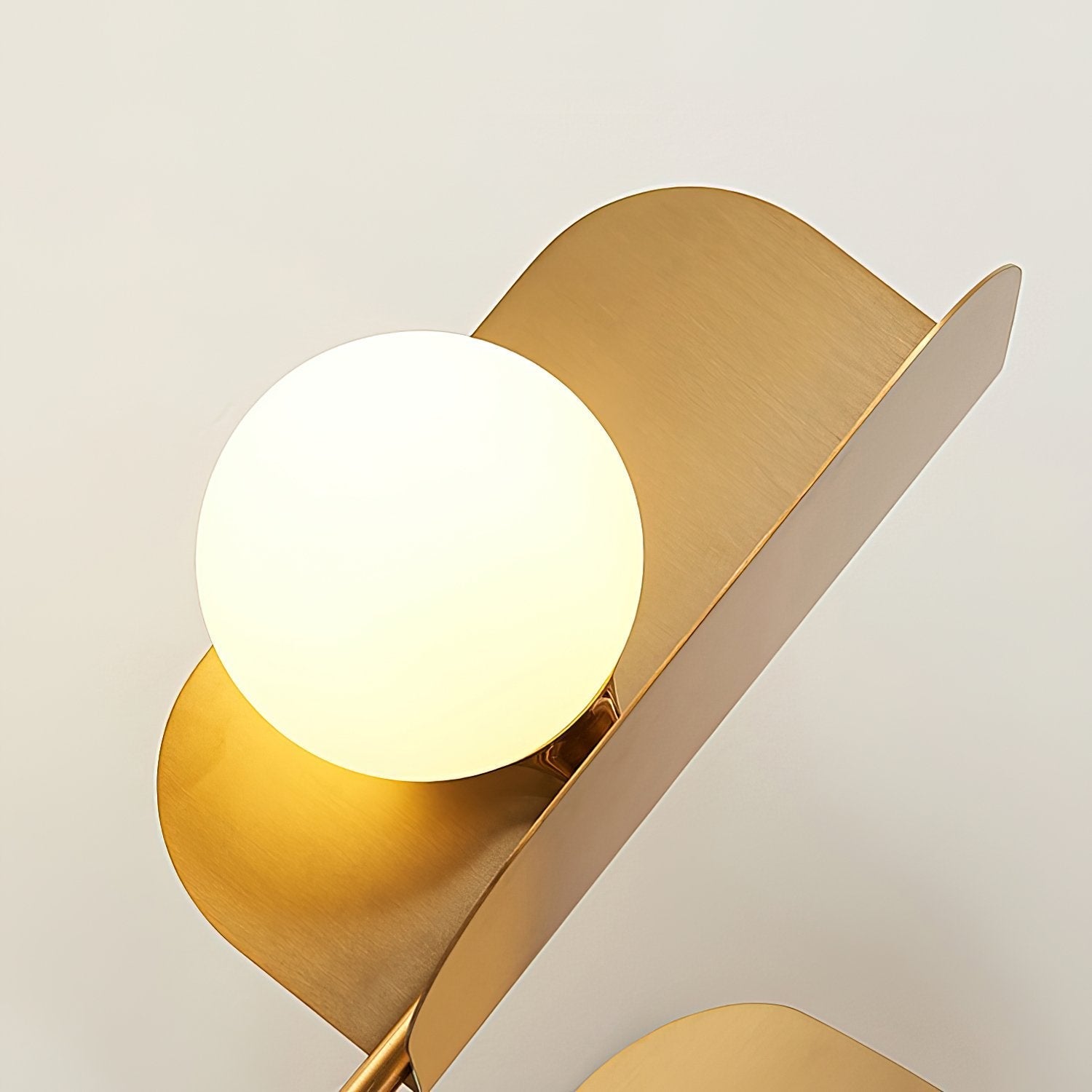 elegant-gold-heron-wall-light-modern-metal-and-glass-g9-sconce-for-living-room-bedroom