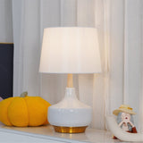 Modern White Hilo Resin Wood Table Lamp for Minimalist Bedside Lighting