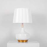 Modern White Hilo Resin Wood Table Lamp for Minimalist Bedside Lighting