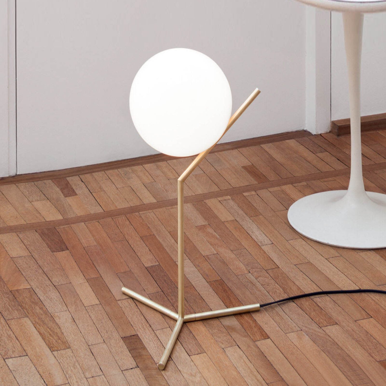 modern-opalescent-blown-glass-globe-table-lamp-with-flexible-steel-base-and-gold-finish