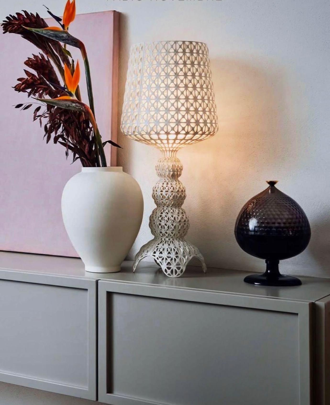 Elegant Kabuki Style Modern Acrylic LED Table Lamp with Dimmable Light
