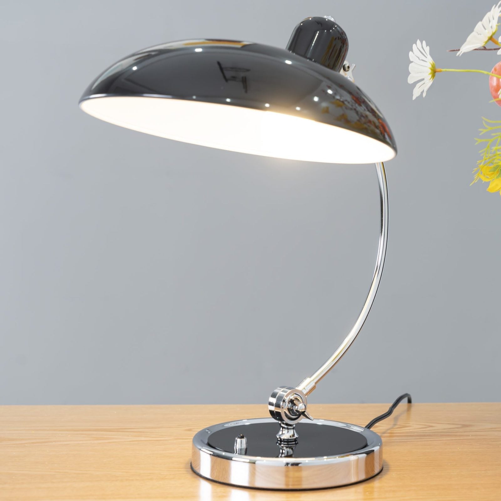 modern-bauhaus-style-metal-table-lamp-elegant-geometric-desk-light-for-office