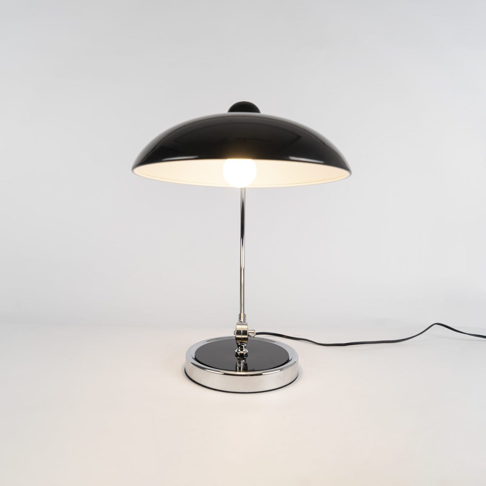 modern-bauhaus-style-metal-table-lamp-elegant-geometric-desk-light-for-office