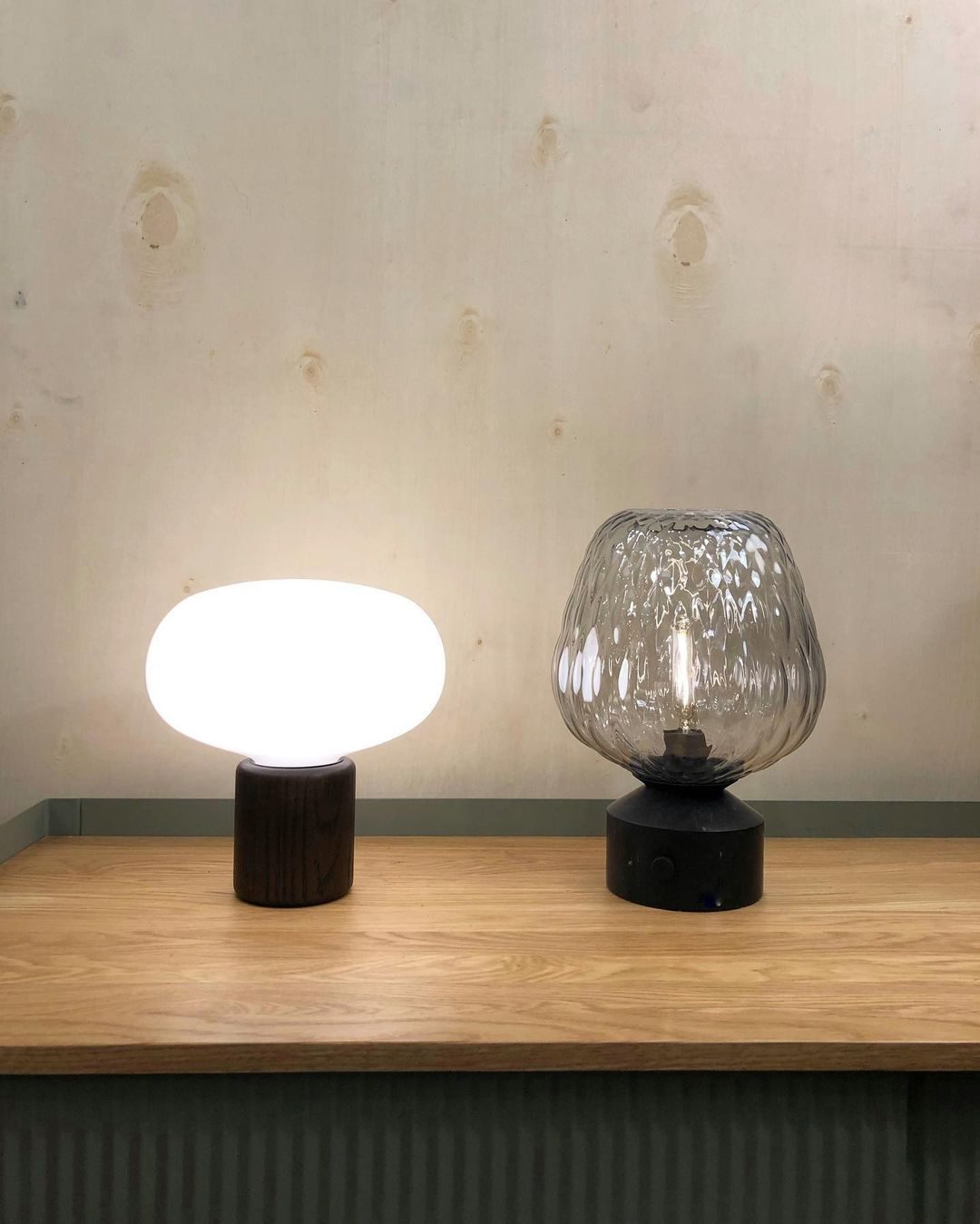 karl-johan-glass-table-lamp-with-black-marble-base-for-modern-home-decor