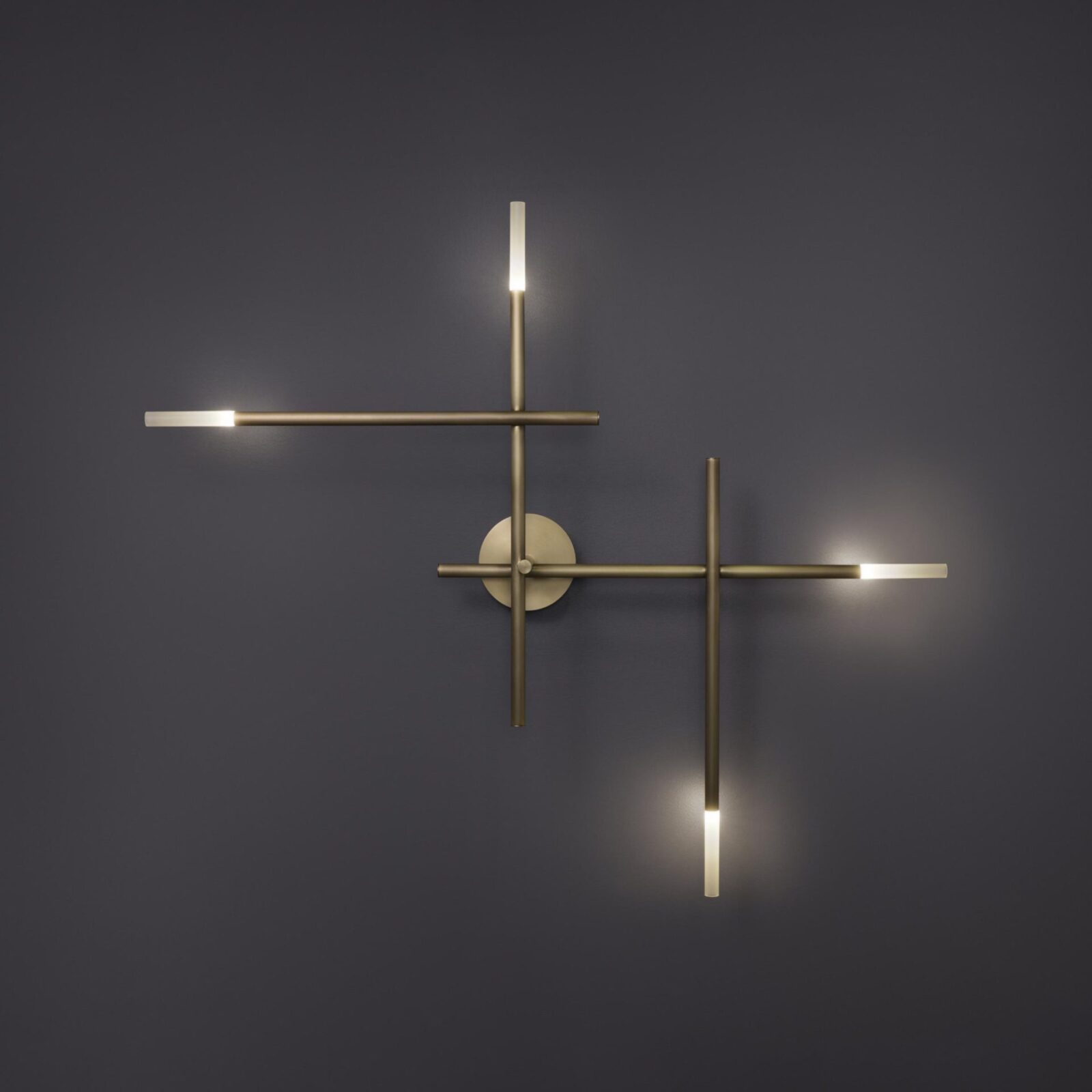 kitami-modern-metal-and-satinated-glass-wall-sconce-for-elegant-home-lighting