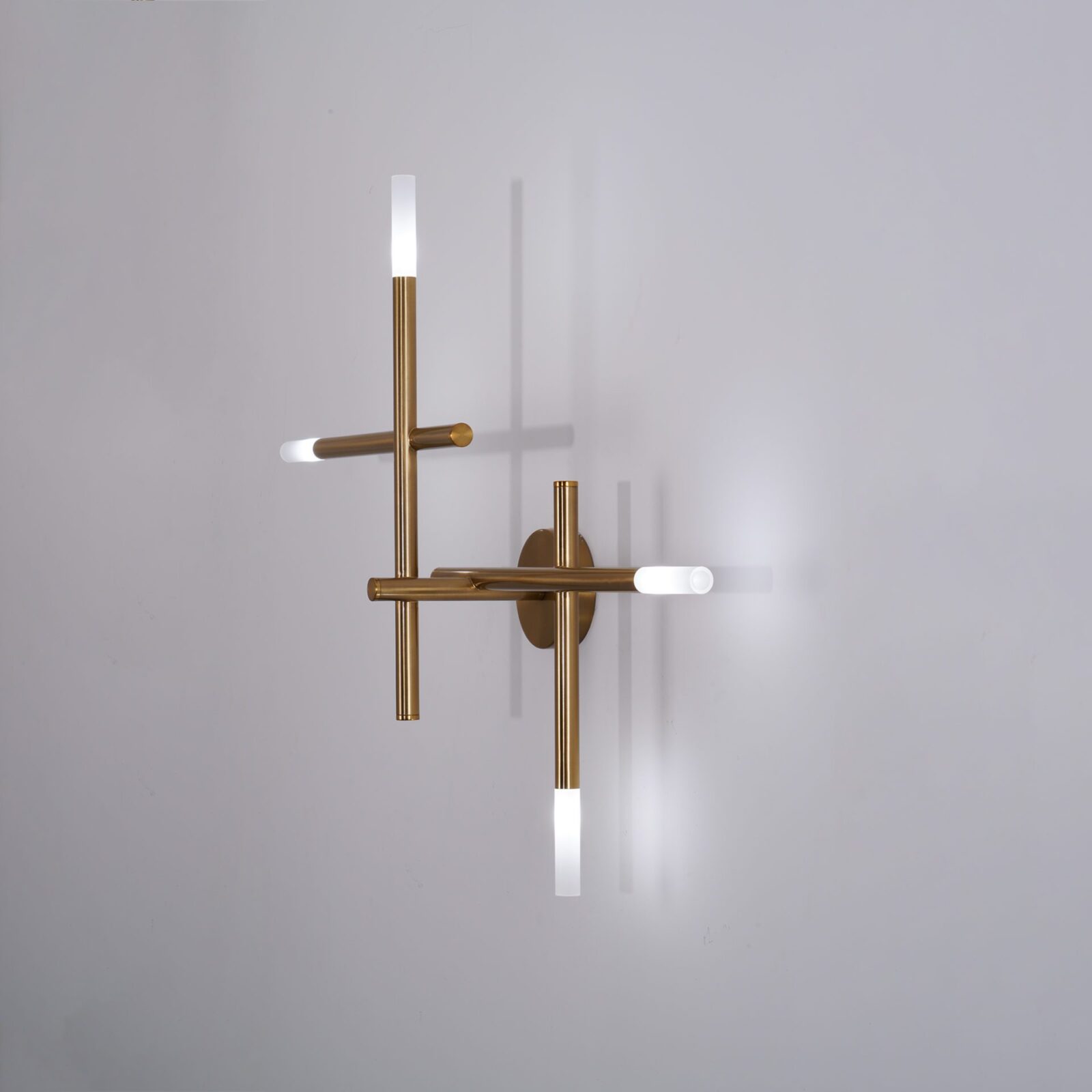 kitami-modern-metal-and-satinated-glass-wall-sconce-for-elegant-home-lighting