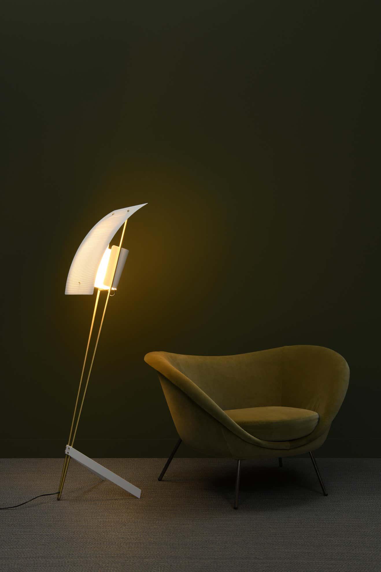 Modern Kite LED Floor Lamp Sculptural Reading Light for Living Room and Bedroom