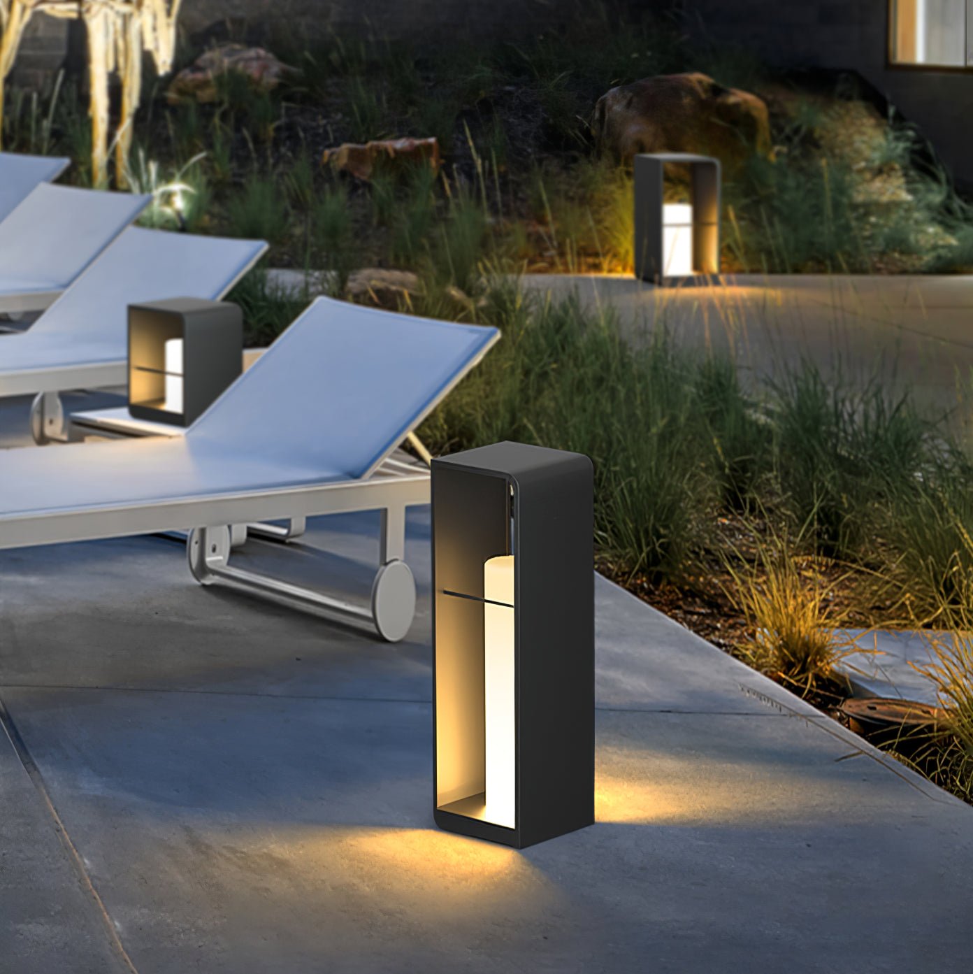 Solar Powered LED Garden Lantern Waterproof Outdoor Pathway Light in Stainless Steel