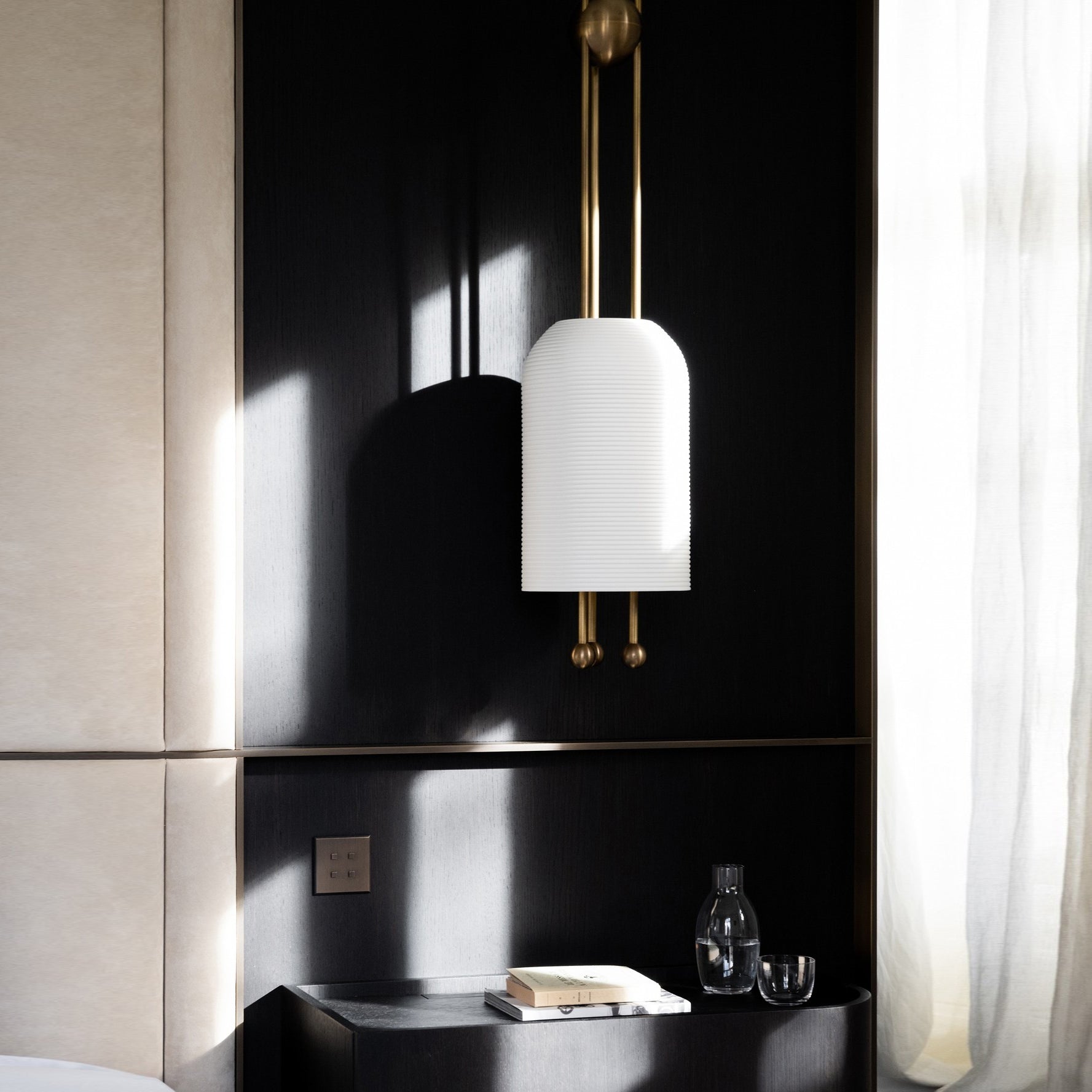 modern-ribbed-glass-lantern-pendant-lamp-for-dining-room-and-kitchen-island