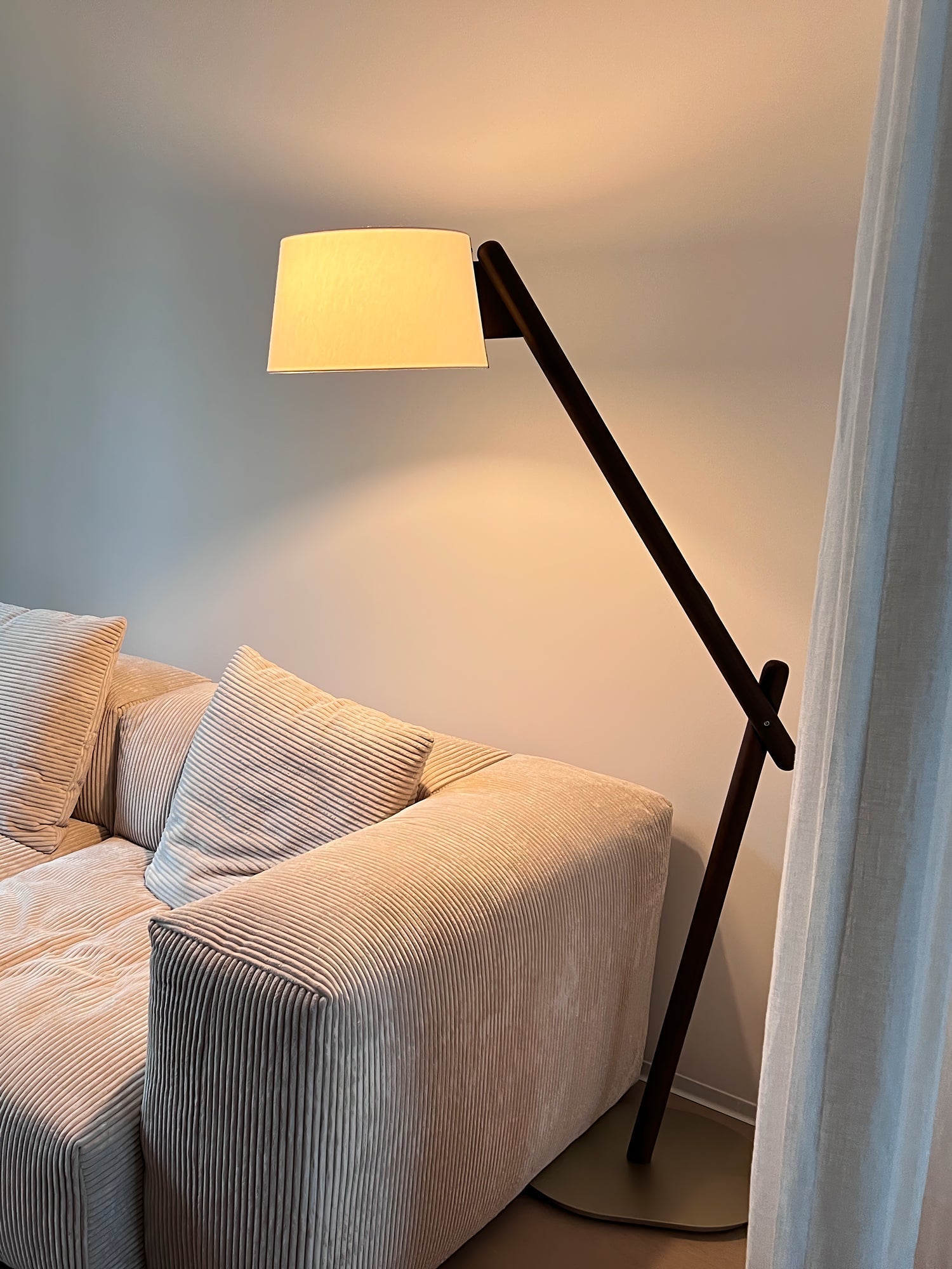 Modern Lean Pivot Adjustable Uplight Floor Lamp for Living Room and Office