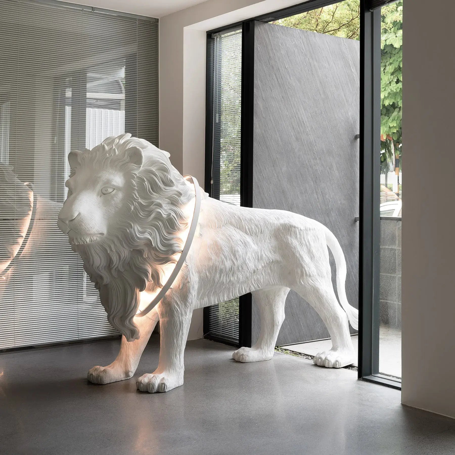 life-size-leo-lion-sculpture-floor-lamp-decorative-animal-led-light-for-luxury-home-interiors