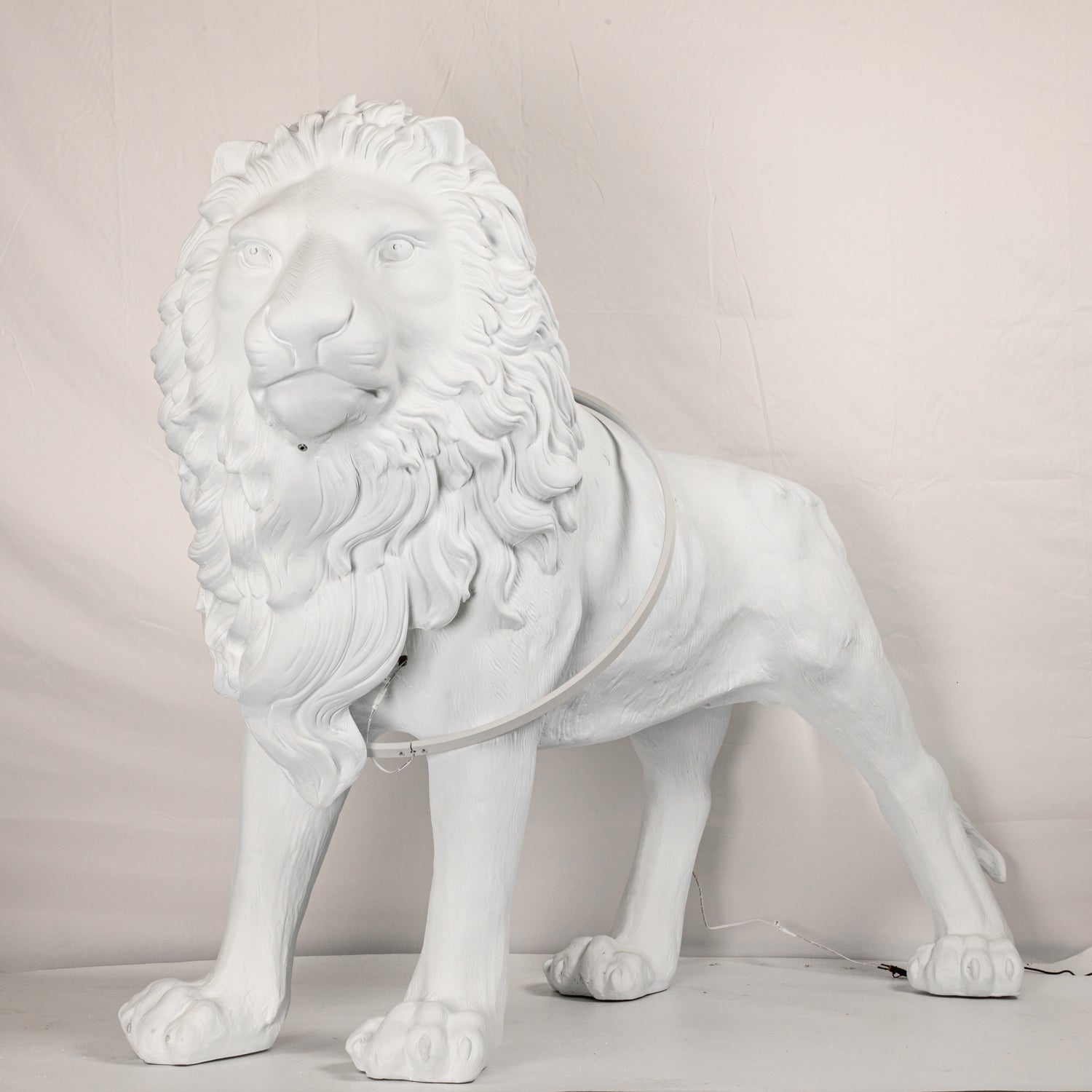 life-size-leo-lion-sculpture-floor-lamp-decorative-animal-led-light-for-luxury-home-interiors