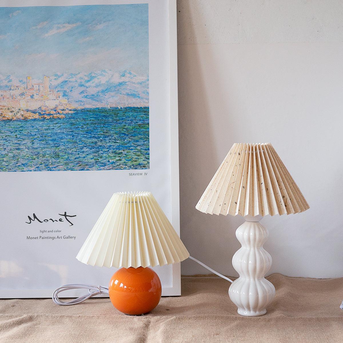 Modern Ribbed Ceramic Gourd Table Lamp White Gloss Desk Light with Linen Shade