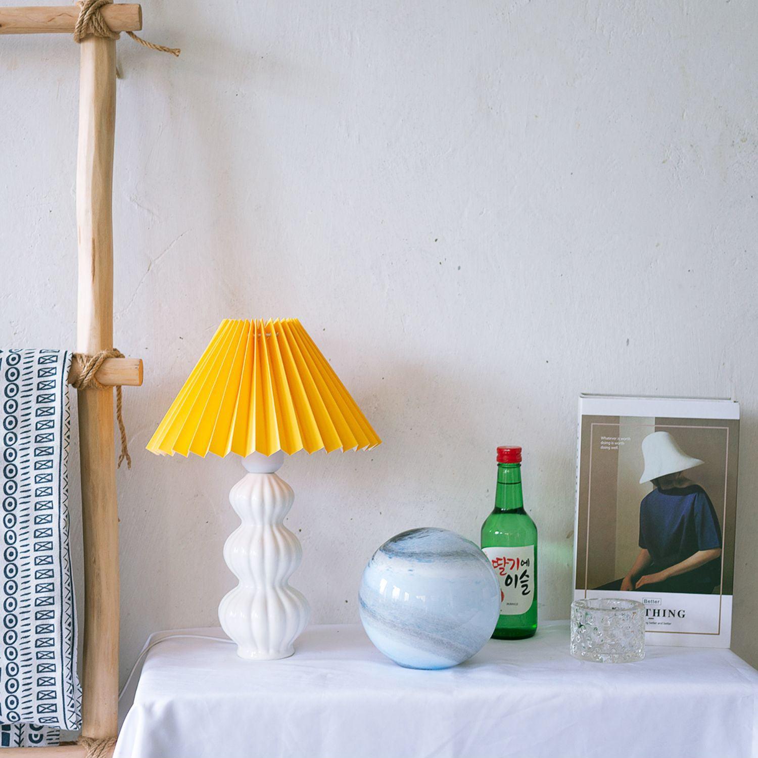 Modern Ribbed Ceramic Gourd Table Lamp White Gloss Desk Light with Linen Shade