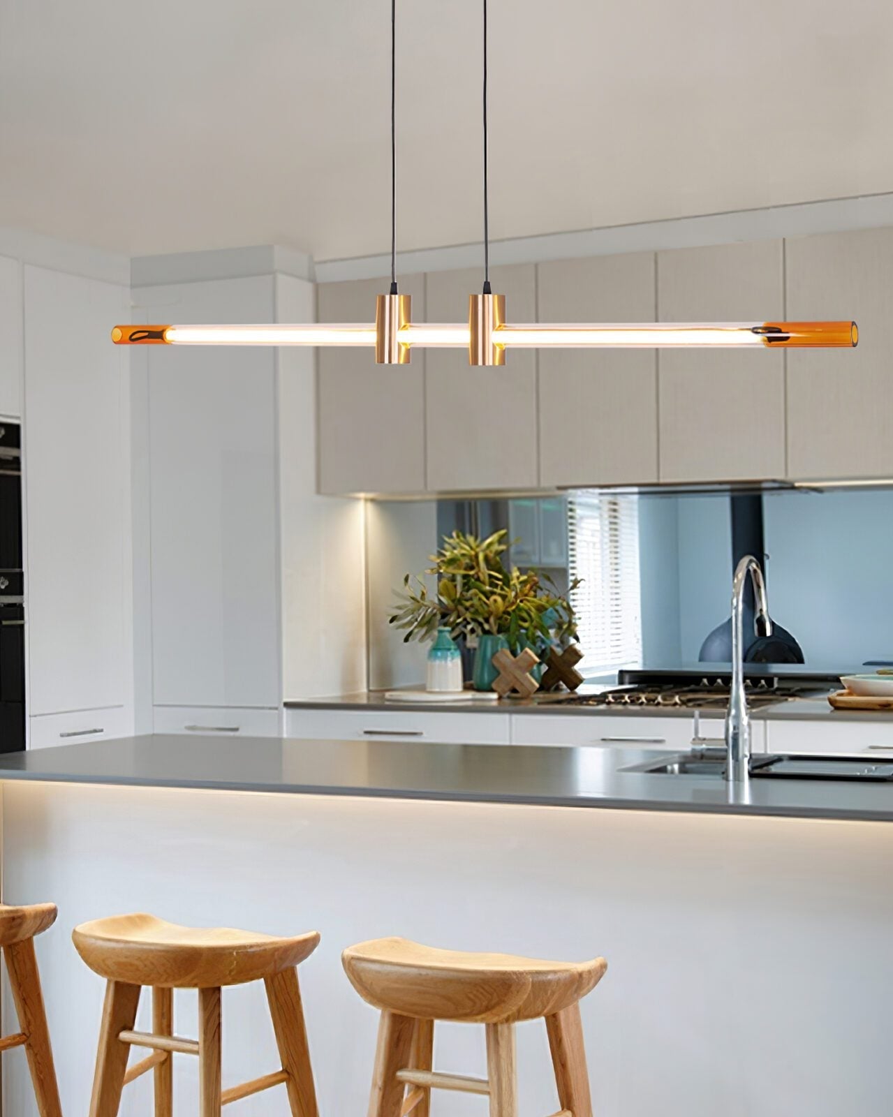contemporary-ribbed-glass-tube-linear-led-chandelier-pendant-for-modern-dining-areas