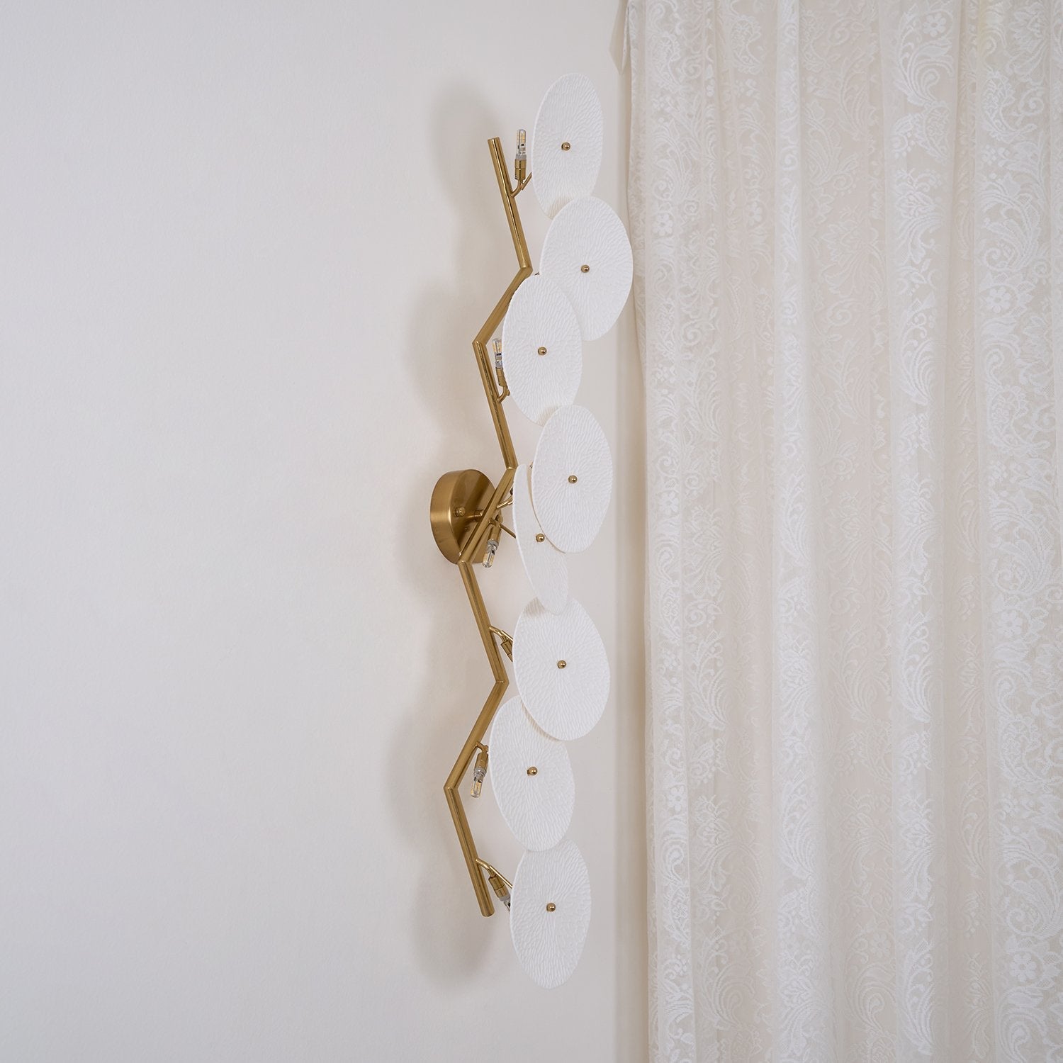 elegant-ceramic-lotus-leaf-wall-sconce-modern-gold-finish-light-for-living-room