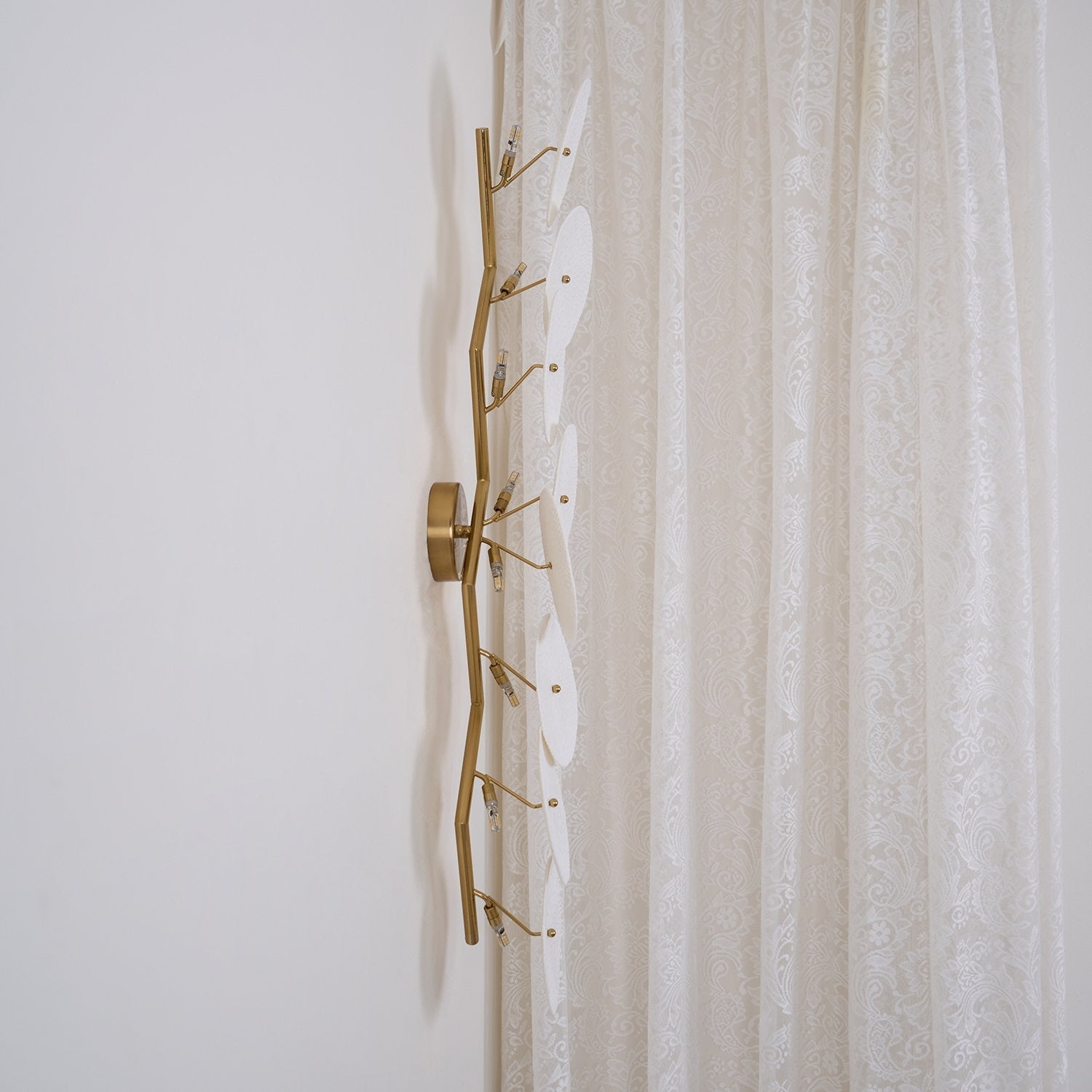 elegant-ceramic-lotus-leaf-wall-sconce-modern-gold-finish-light-for-living-room