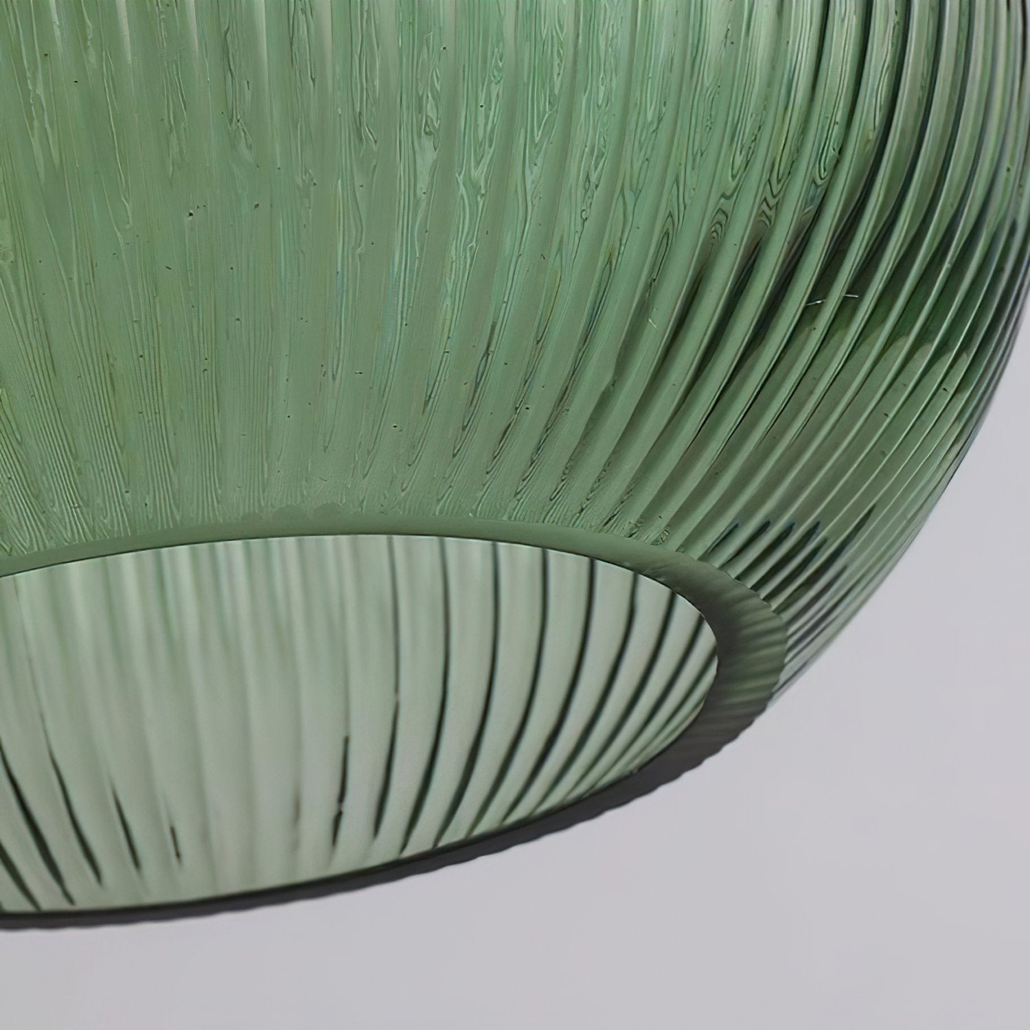 modern-ribbed-glass-table-lamp-with-minimalist-base-for-contemporary-living-spaces