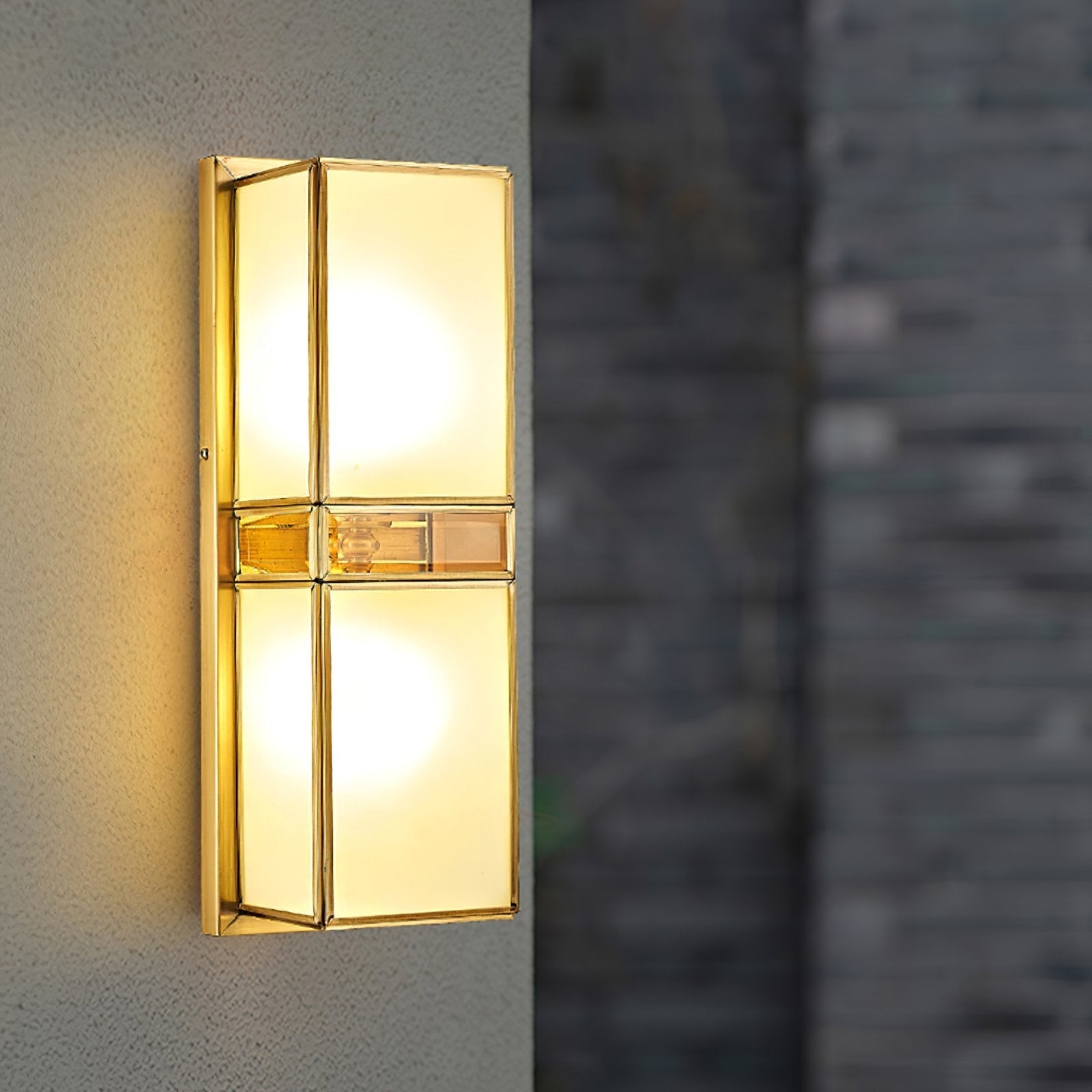 modern-brass-wall-sconce-lighting-with-elegant-handcrafted-glass-shade