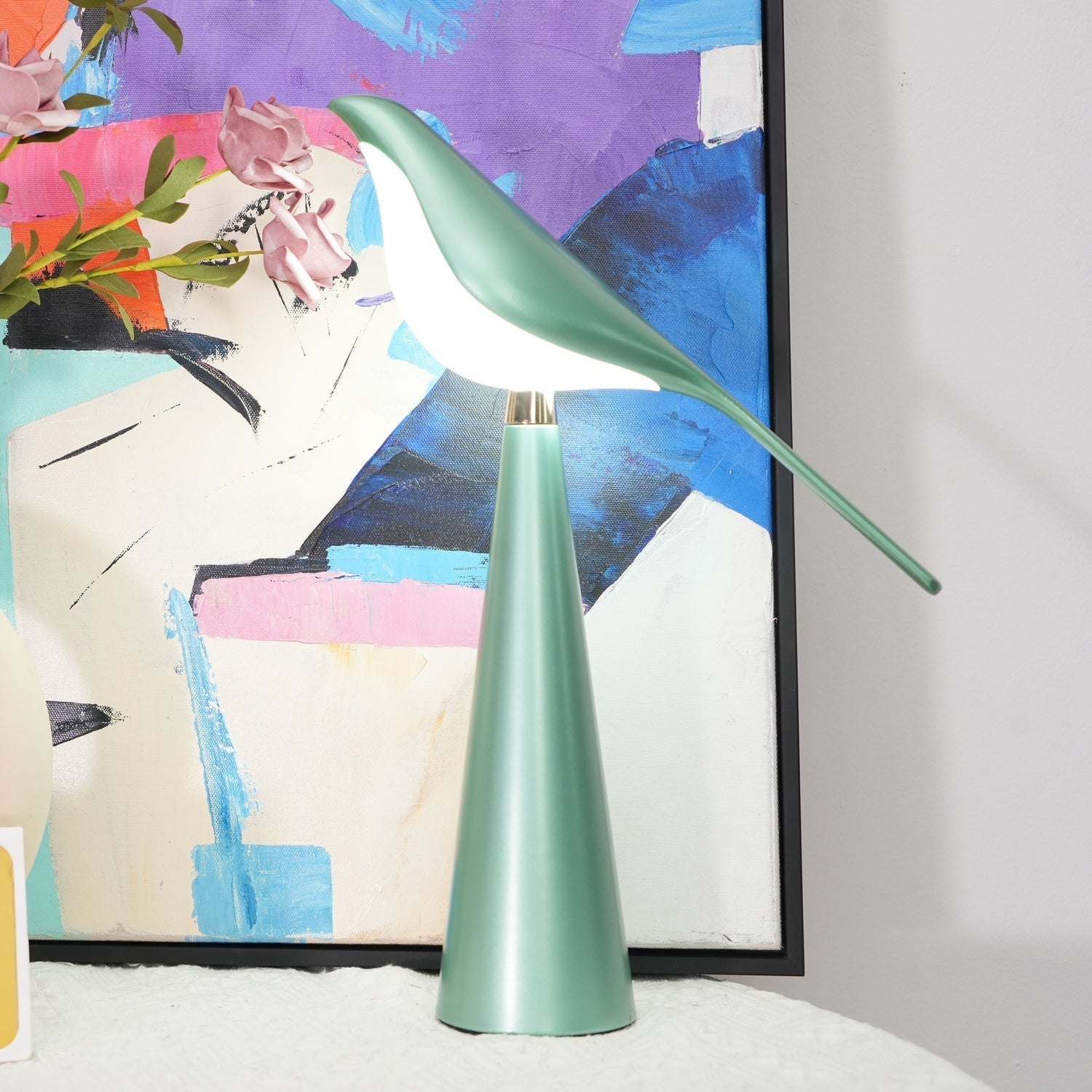 Modern Magpie Art Bird LED Table Lamp Elegant Task Lighting for Bedside and Office