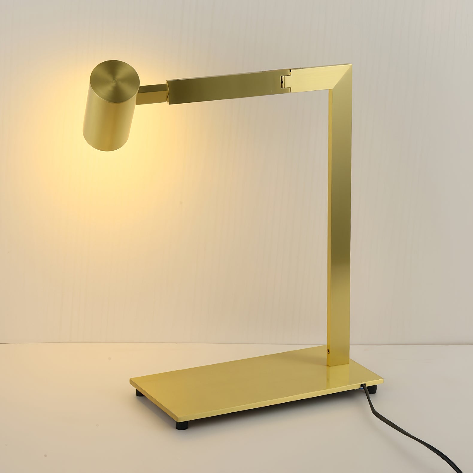 Modern Minimalist Circular LED Table Lamp with Integrated Lighting for Bedside and Desk