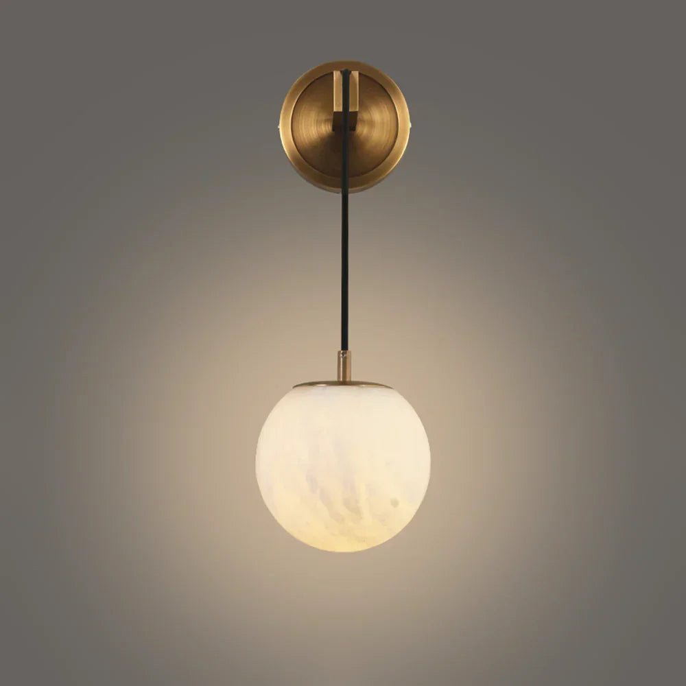modern-alabaster-globe-wall-sconce-with-brass-accents-elegant-spherical-indoor-light