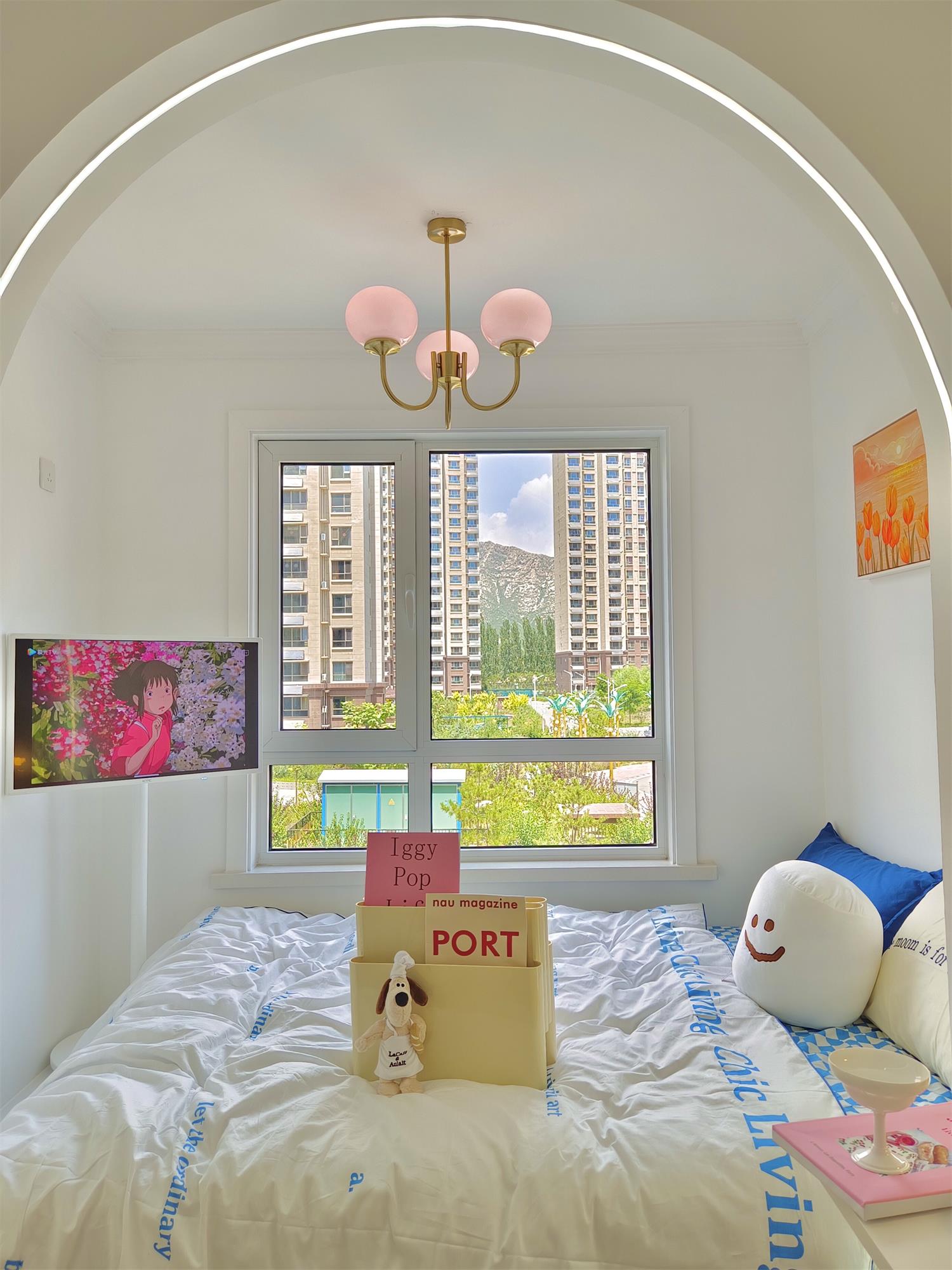 modern-marshmallow-pink-glass-pendant-light-gold-finish-ceiling-chandelier-lighting